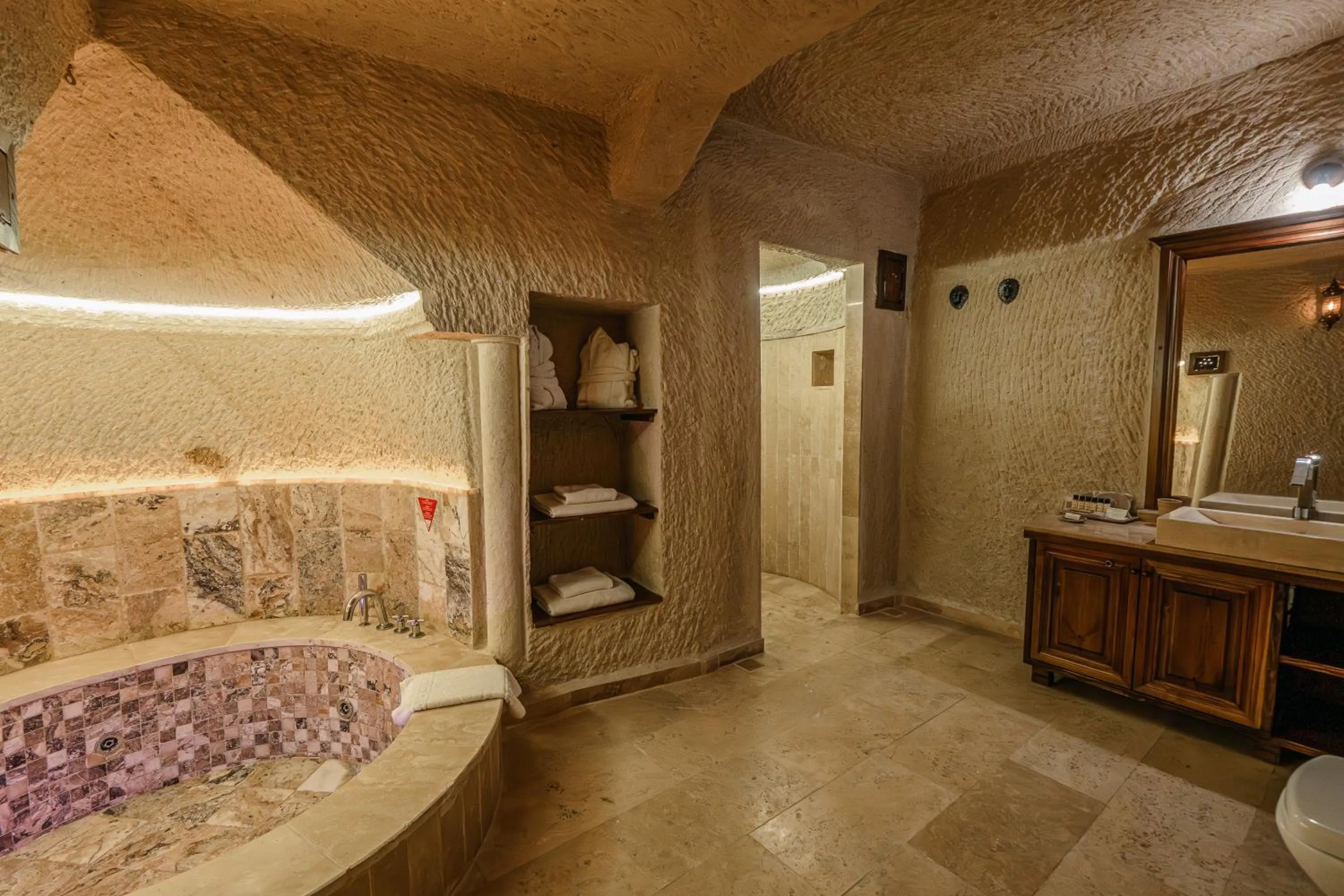 Hot Tub in Utopia Cave Cappadocia