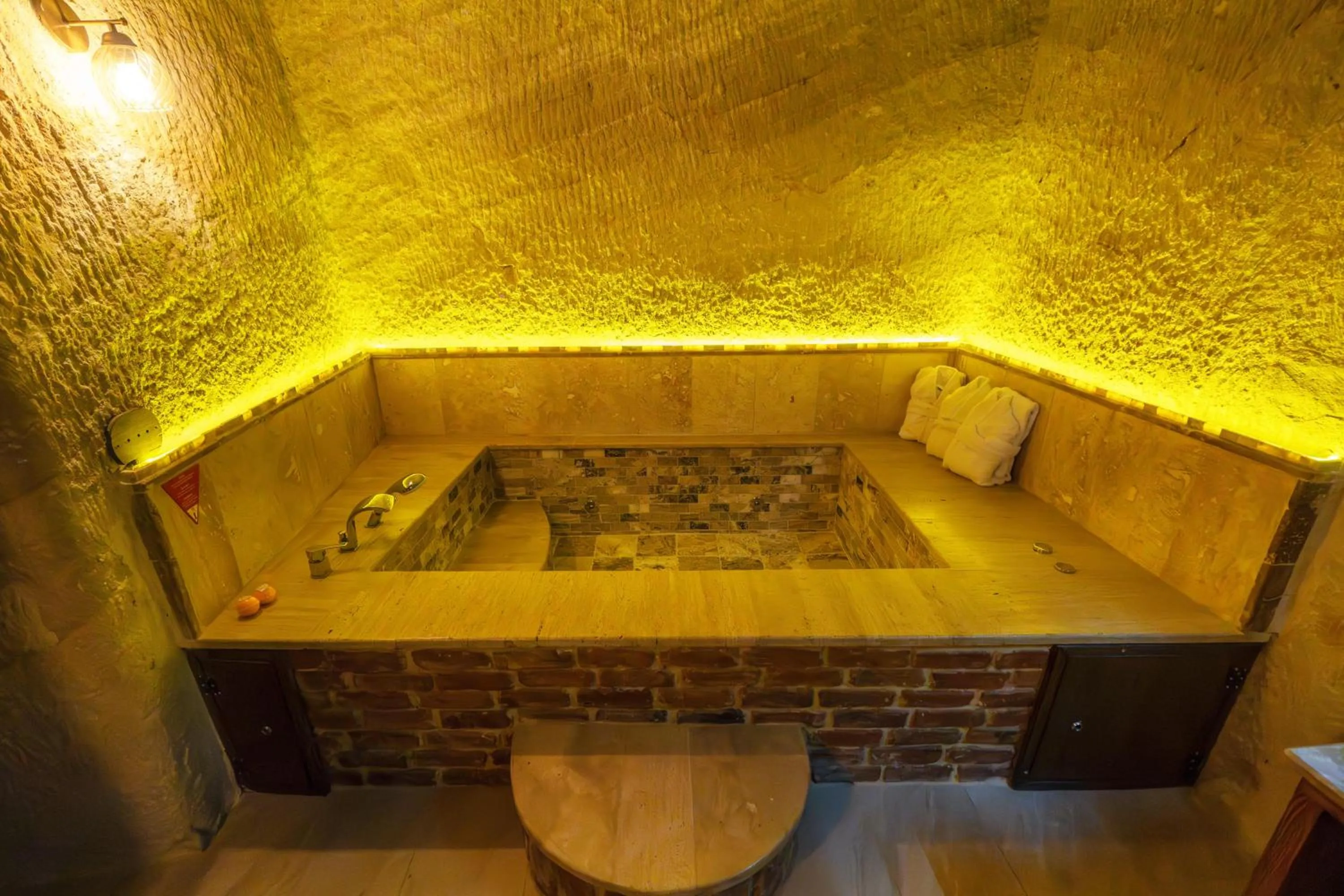 Hot Tub in Utopia Cave Cappadocia