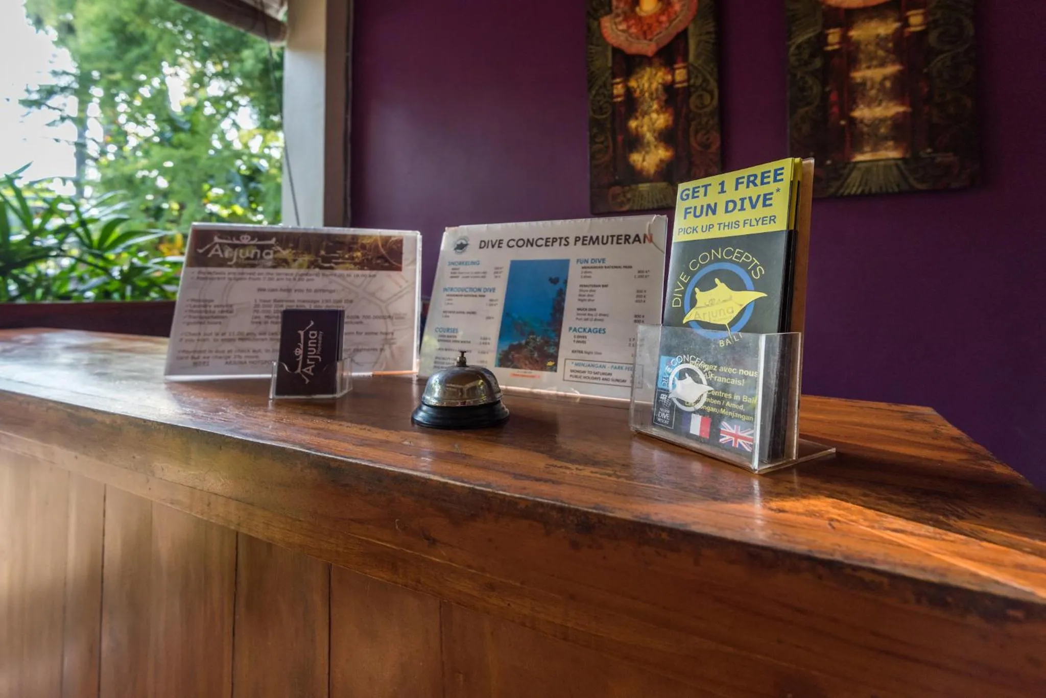 Lobby or reception in Arjuna Homestay