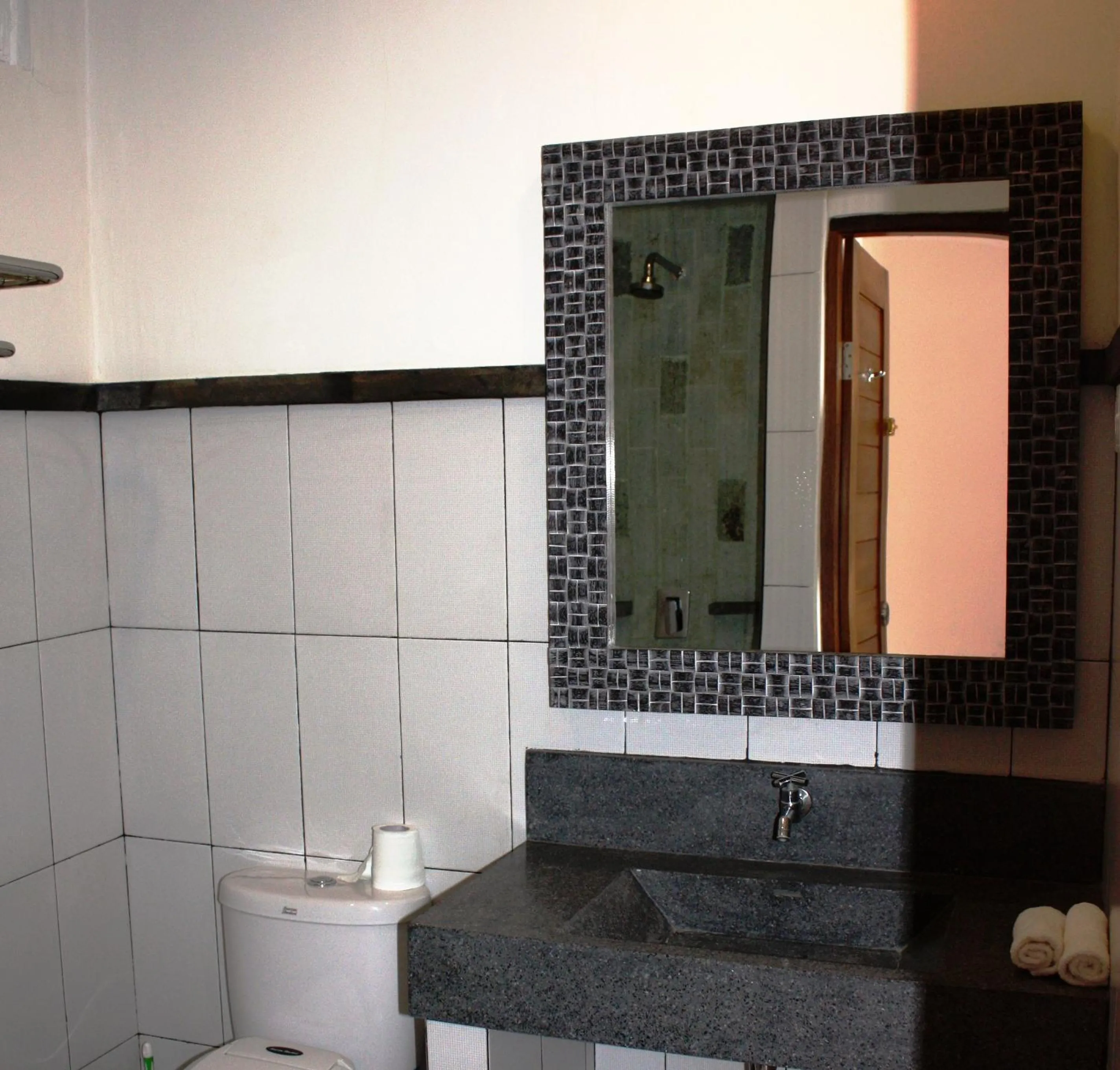 Bathroom in Arjuna Homestay
