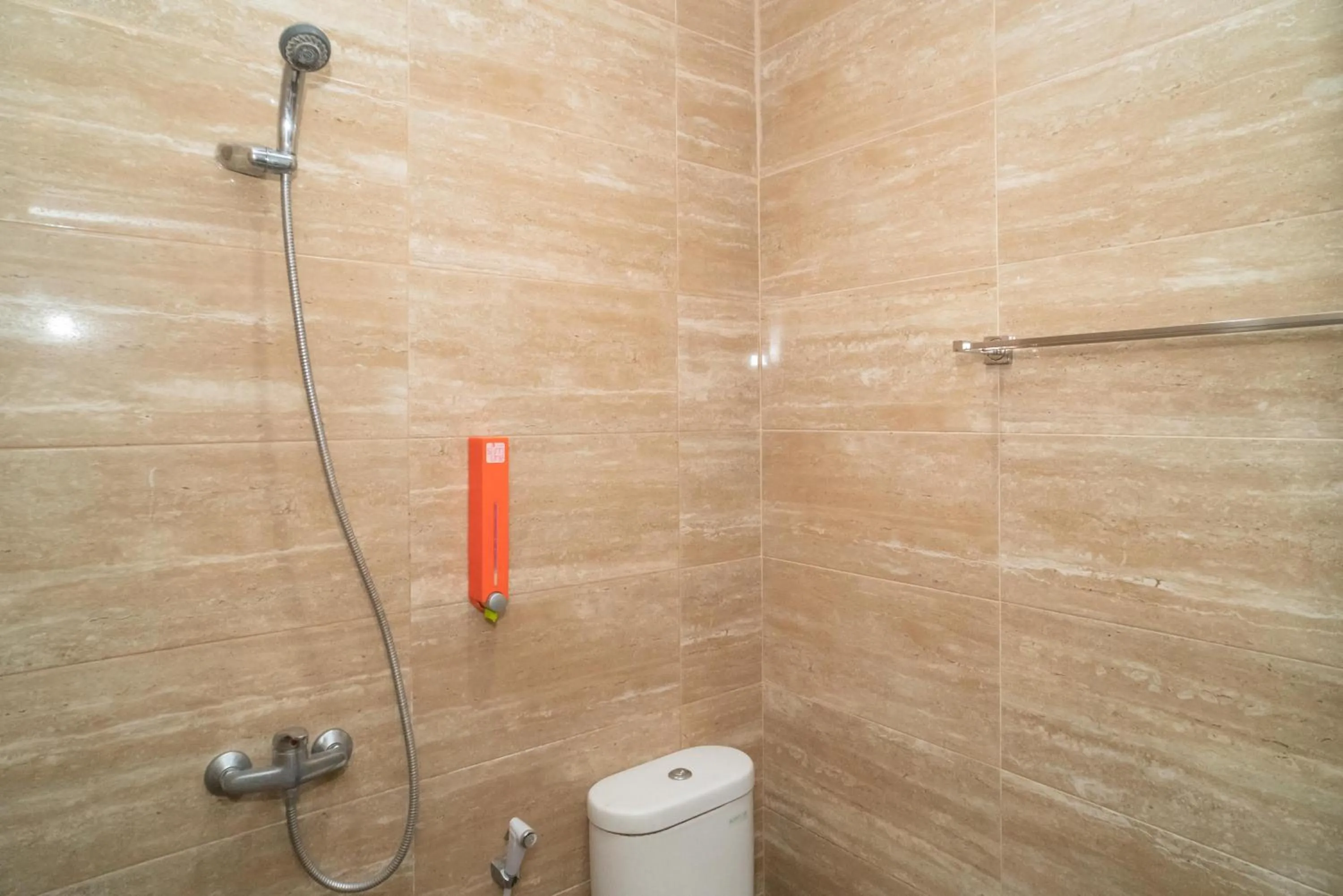 Bathroom in RedDoorz at Tirta Mansion Paramount Gading