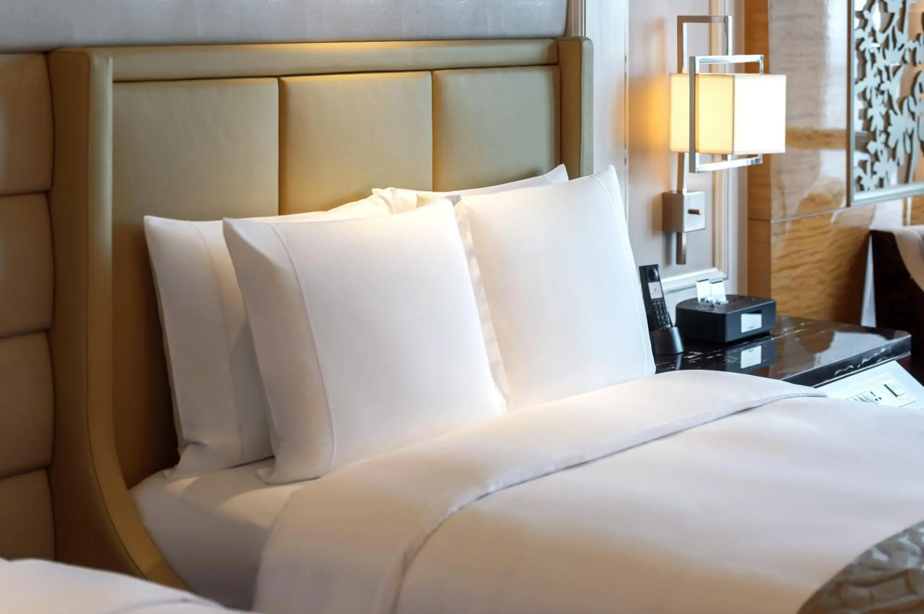 Club Twin Room in The Ritz-Carlton, Chengdu Club Twin Room in The Ritz-Carlton, Chengdu