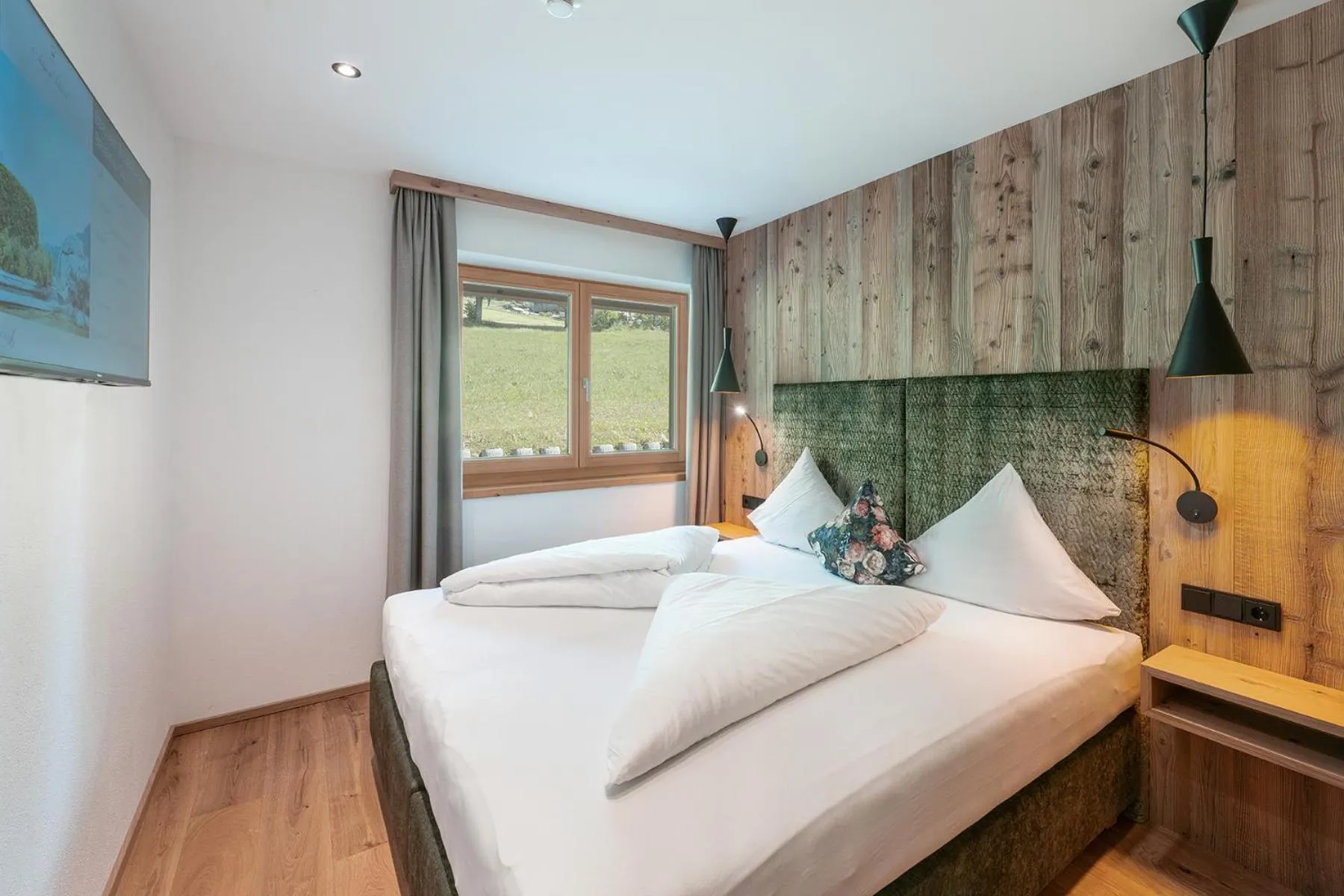 Bed in Hotel AlpenSchlössl