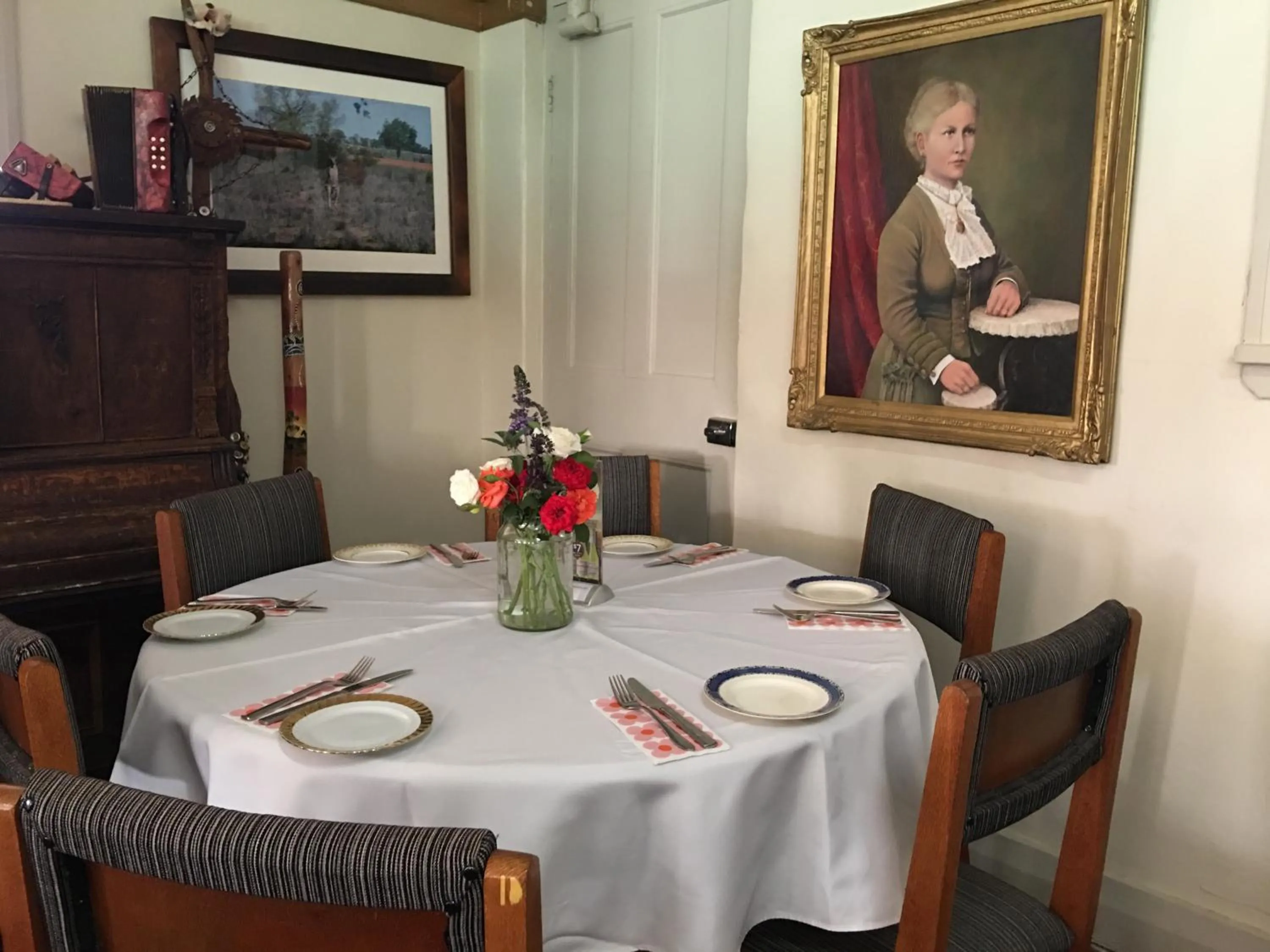 Restaurant/places to eat in Club Boutique Hotel Cunnamulla