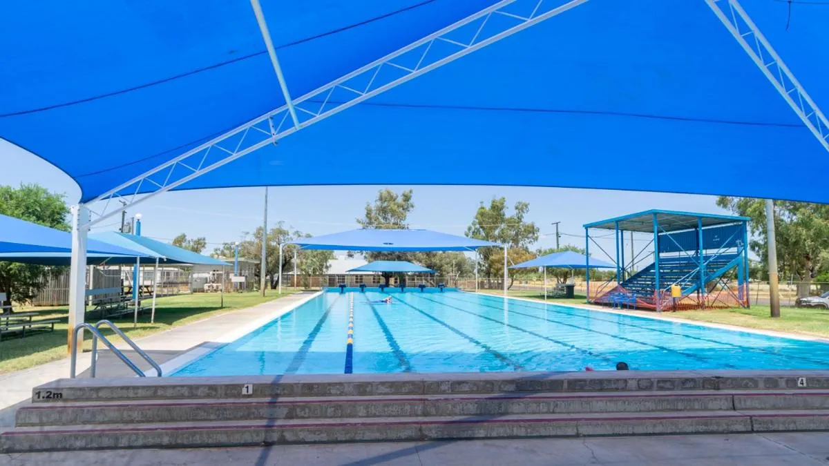 Swimming pool in Club Boutique Hotel Cunnamulla