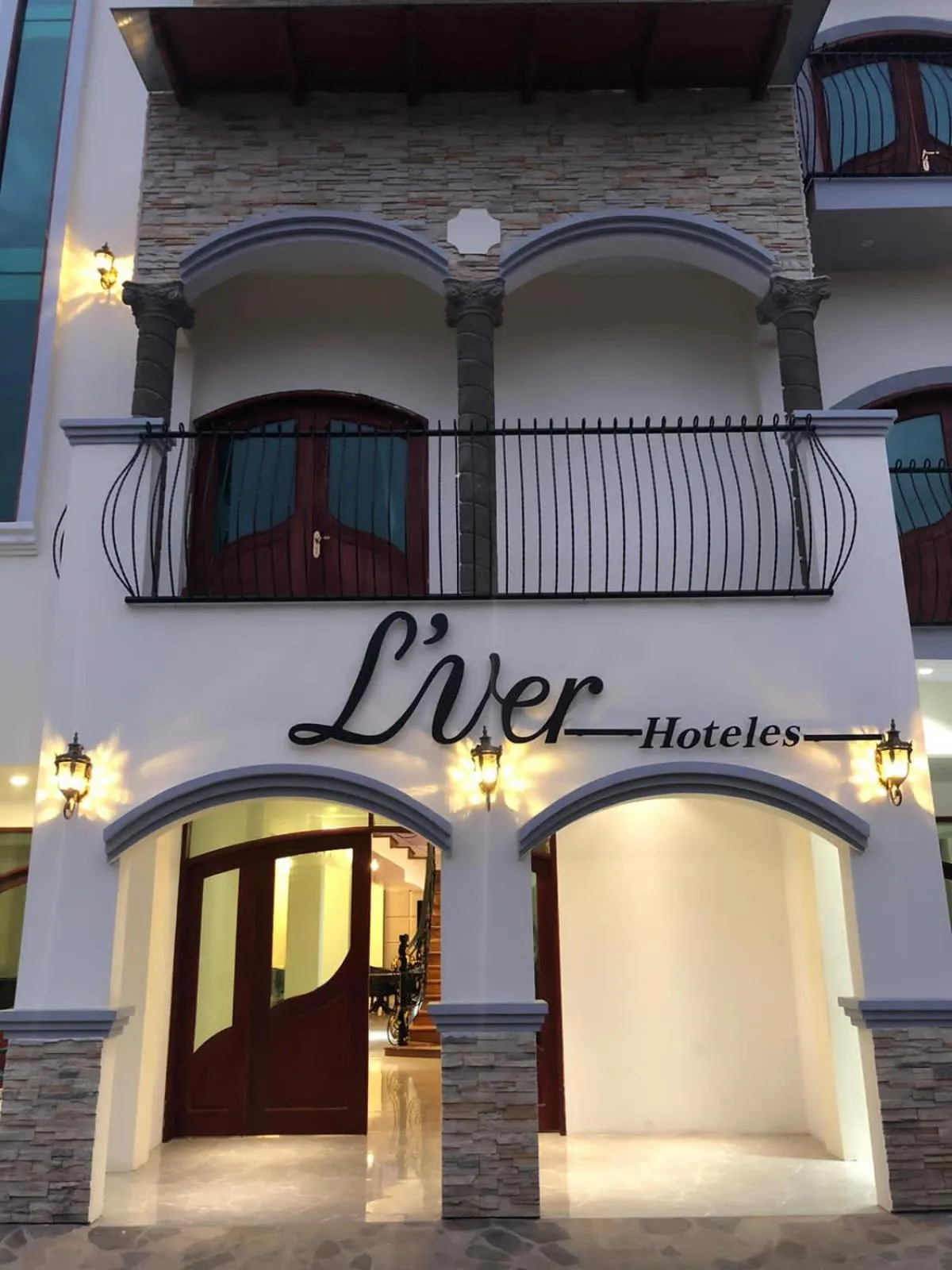 L'ver Hotel