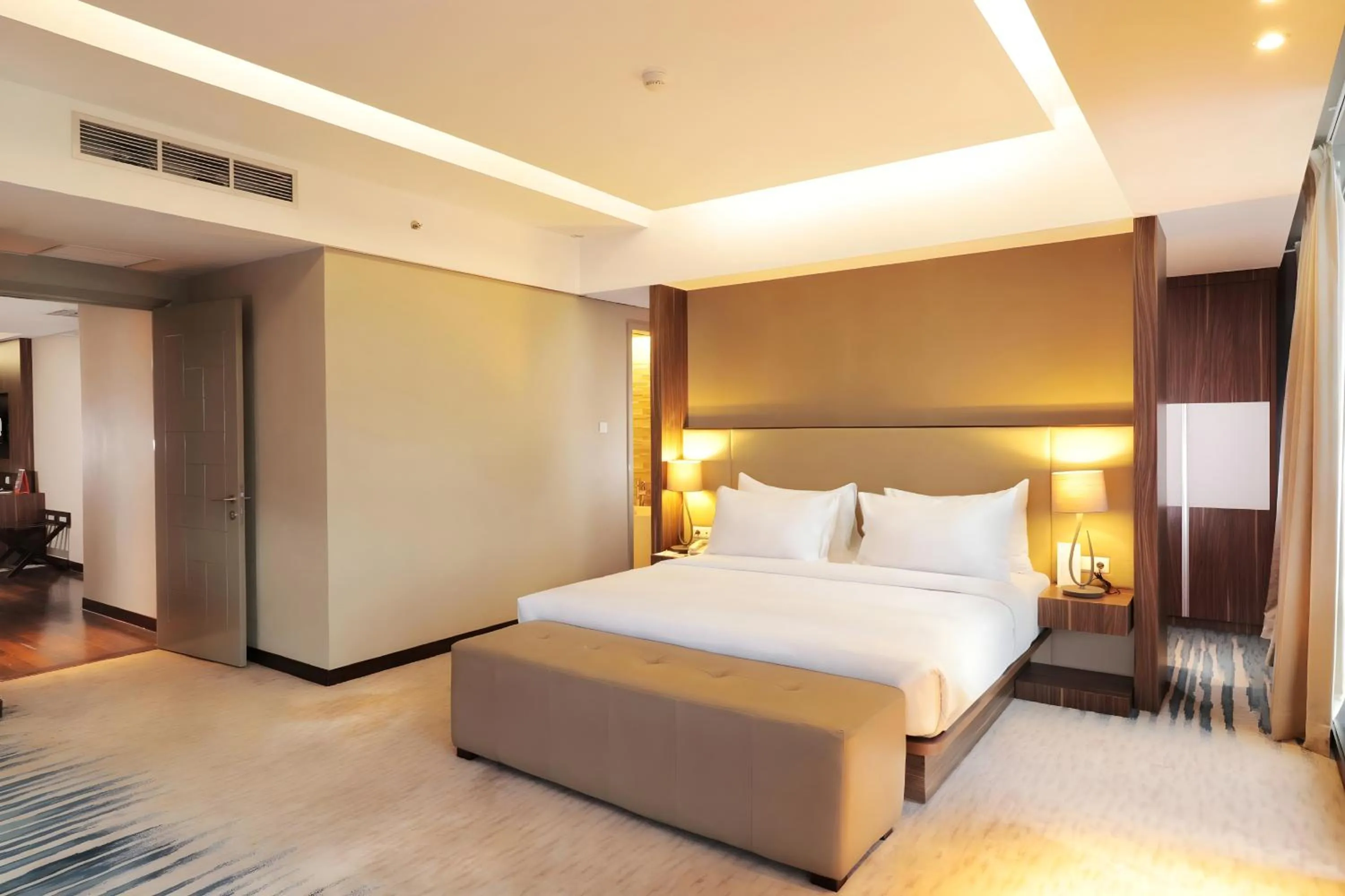 Bedroom, Bed in Swiss-Belhotel Cirebon