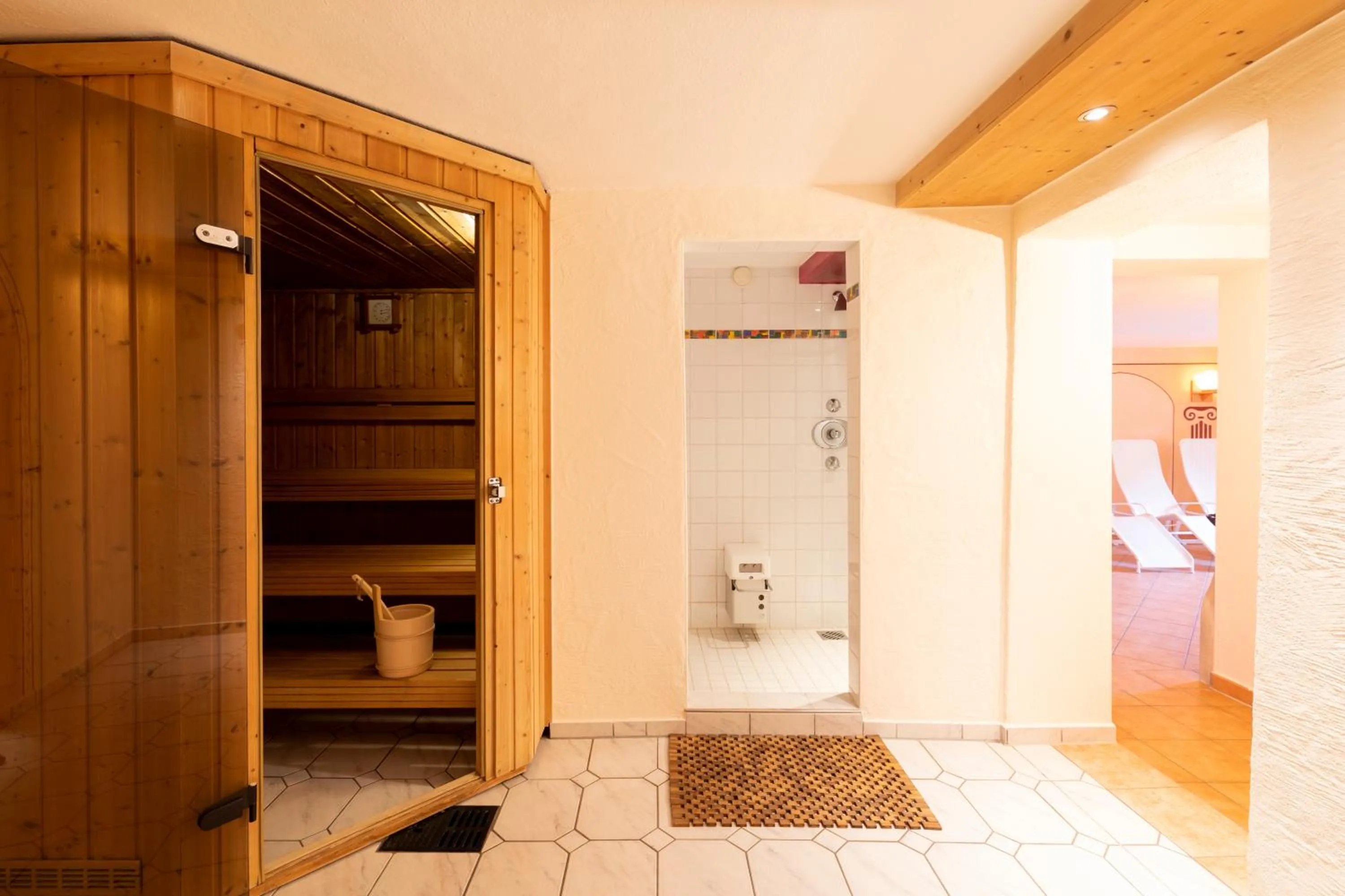 Shower in Residenz Theresa