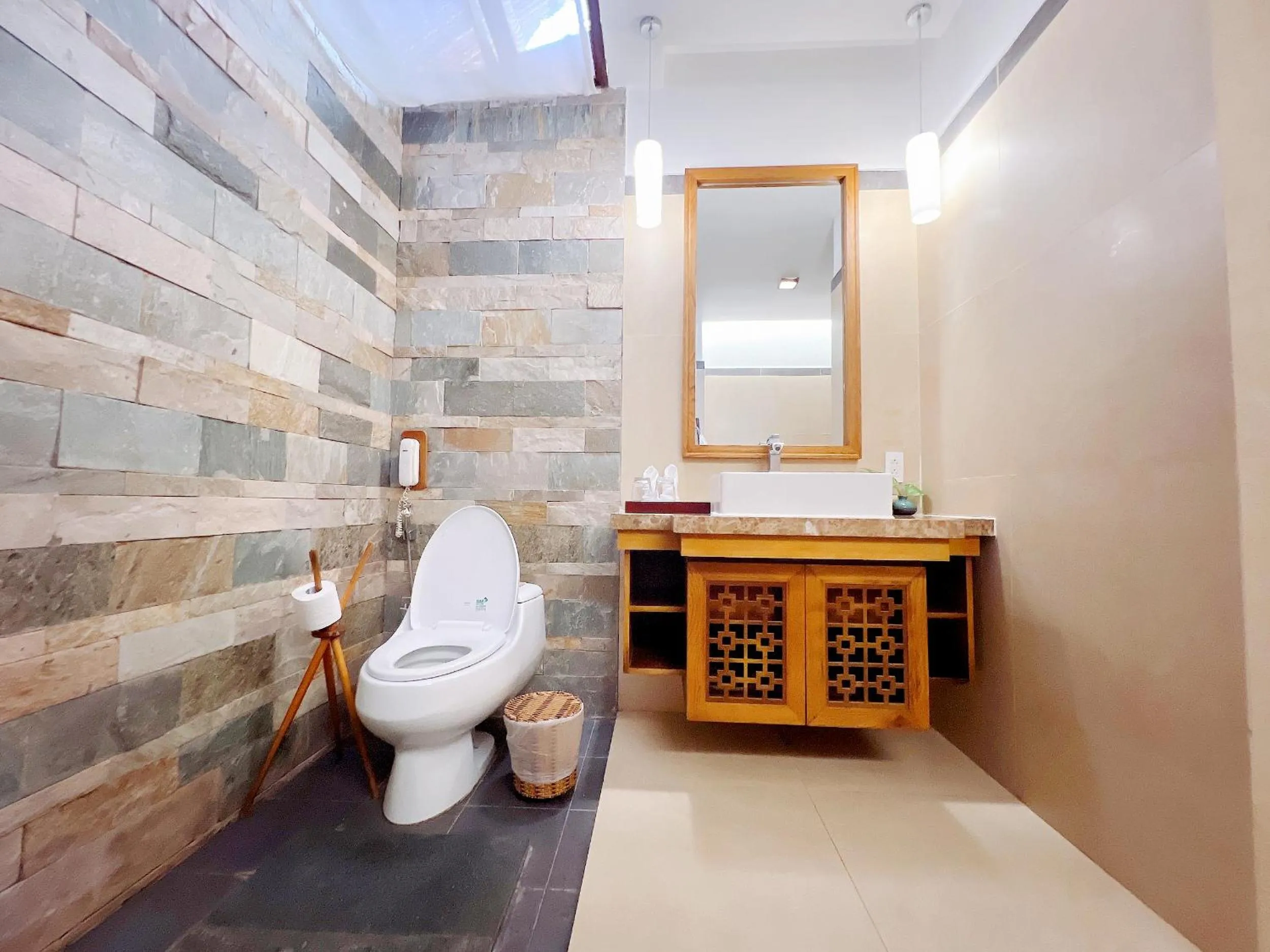 Shower in Aroma Beach Resort and Spa