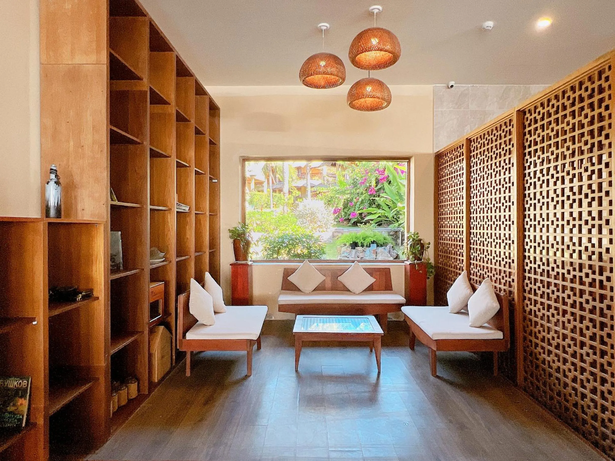 Restaurant/places to eat in Aroma Beach Resort and Spa