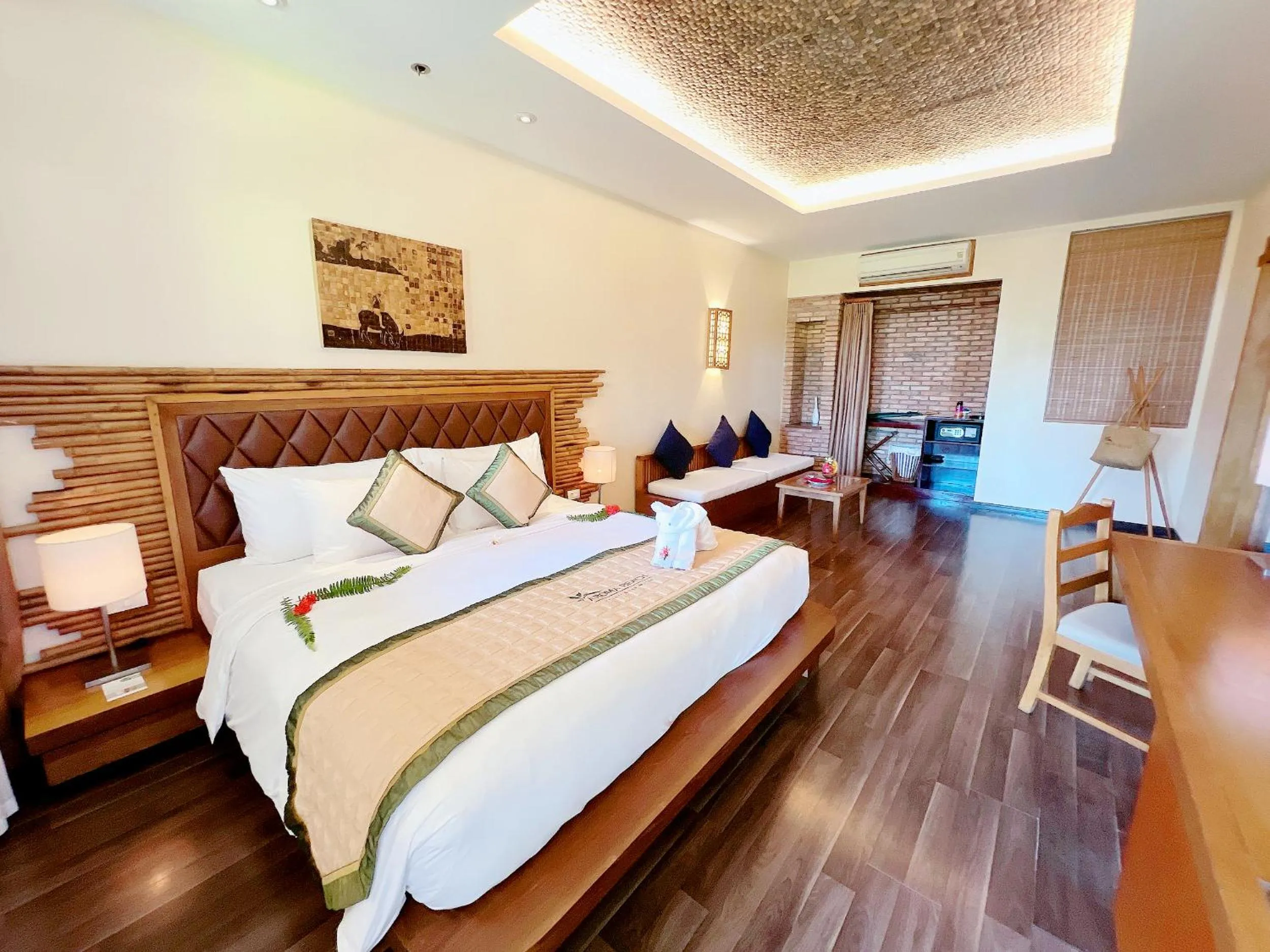 Bedroom, Bed in Aroma Beach Resort and Spa