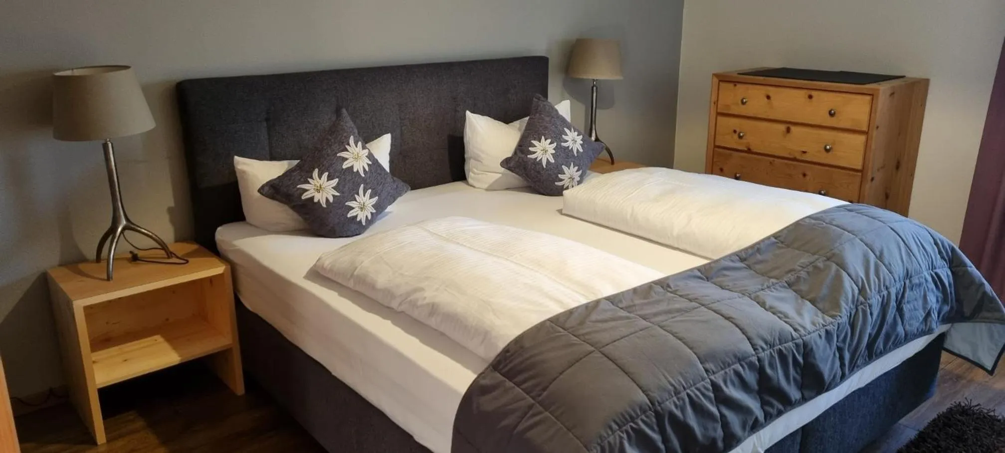 Bedroom, Bed in Hotel Goldene Rose