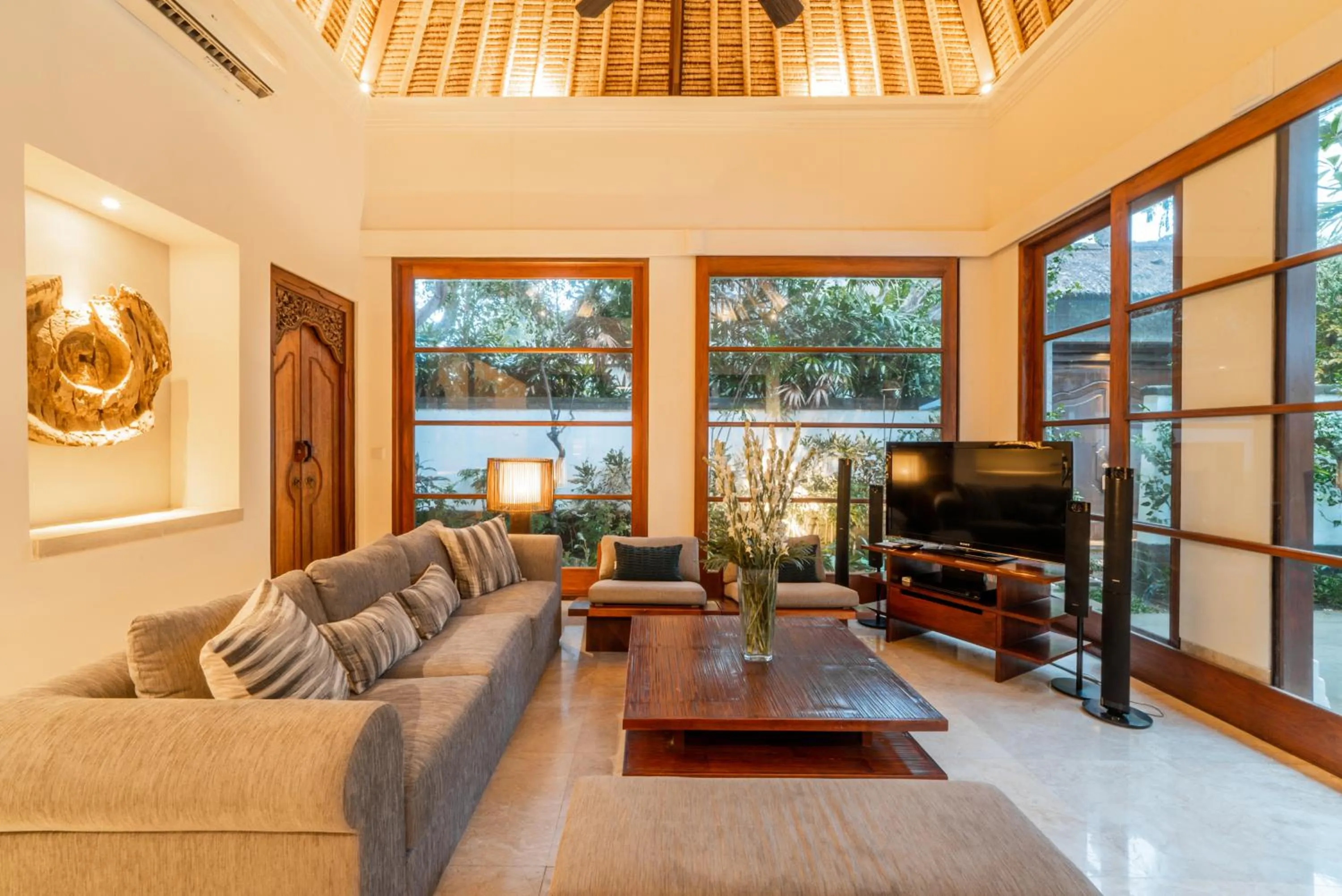 Living room in Jimbaran Beach Villas by Nakula