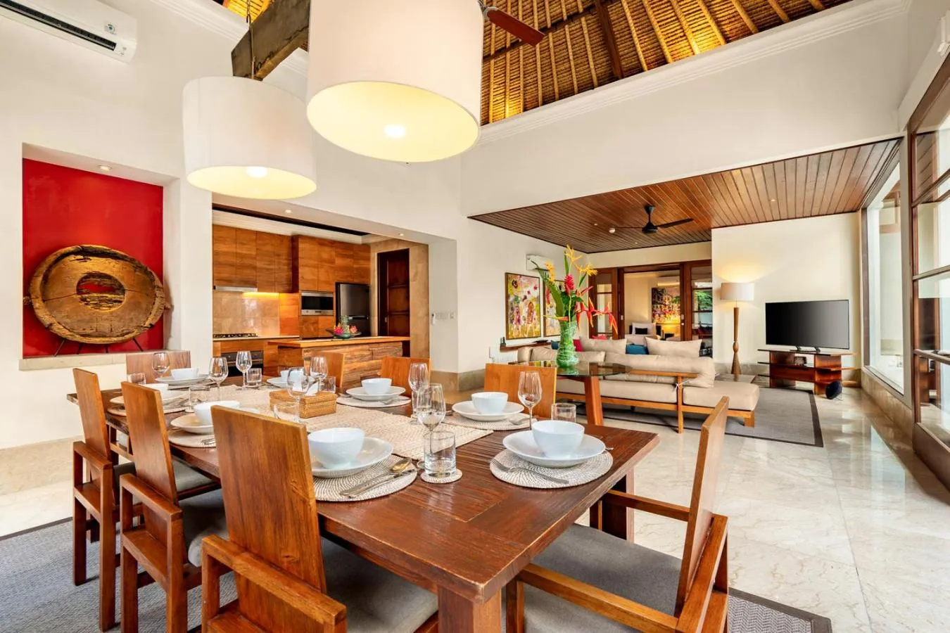 Dining area in Jimbaran Beach Villas by Nakula