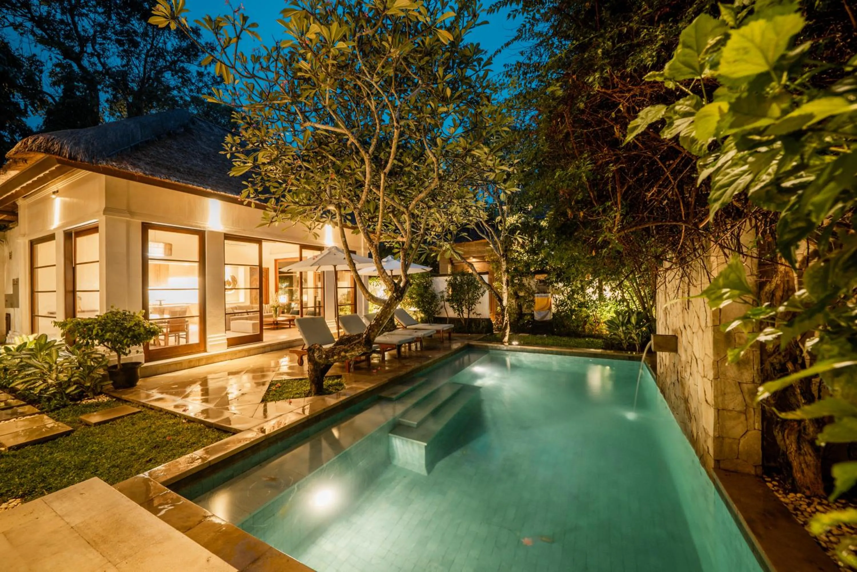 Swimming pool in Jimbaran Beach Villas by Nakula