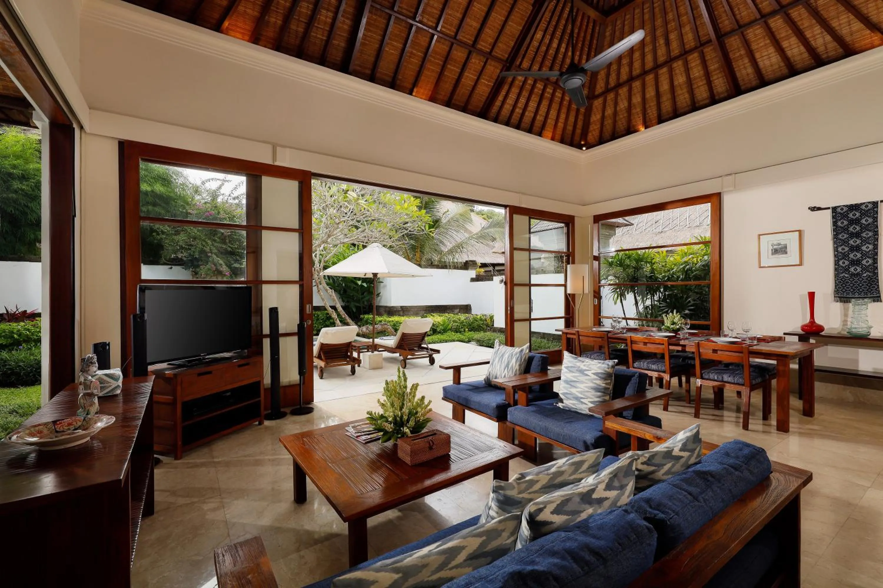 Living room in Jimbaran Beach Villas by Nakula