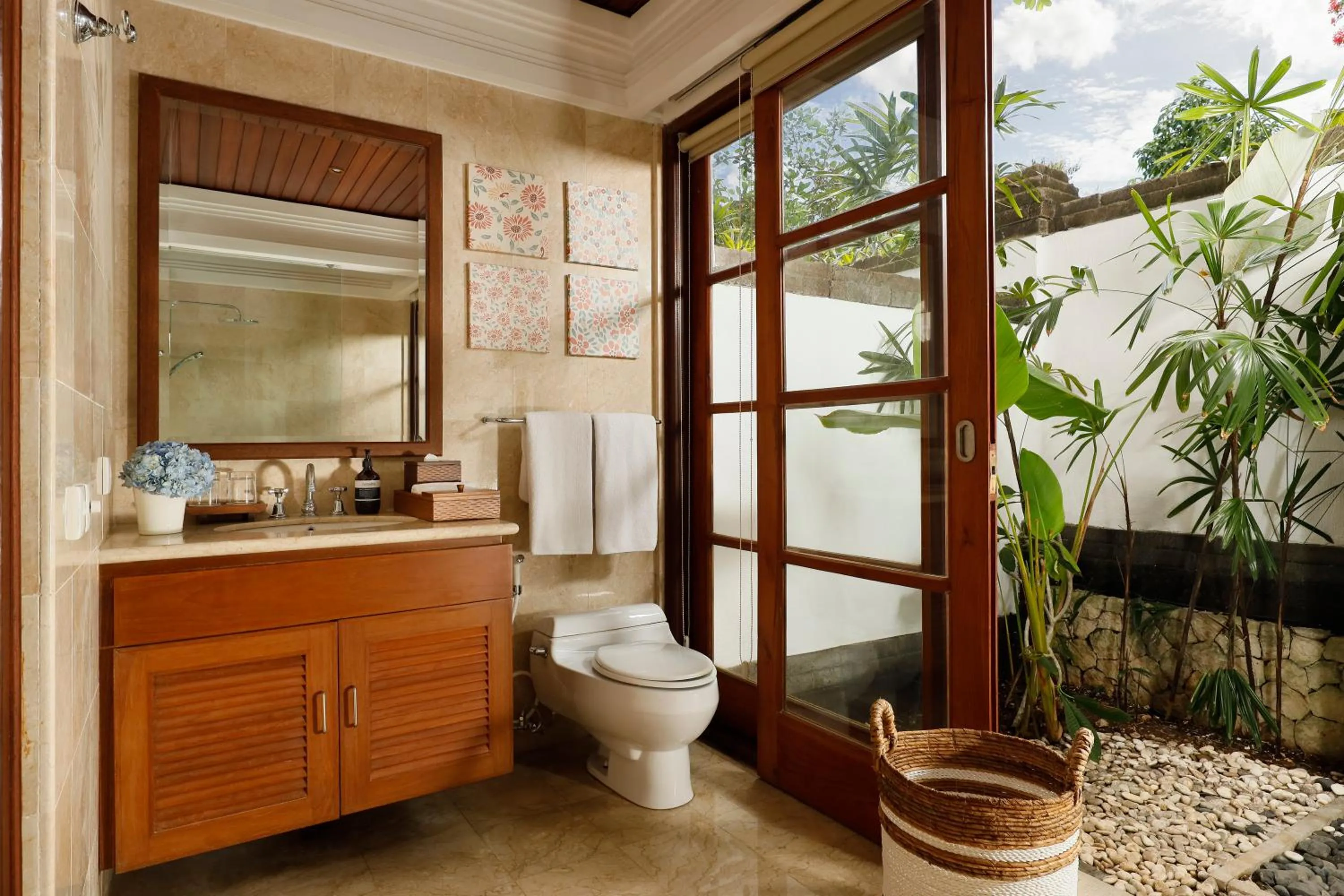 Toilet in Jimbaran Beach Villas by Nakula