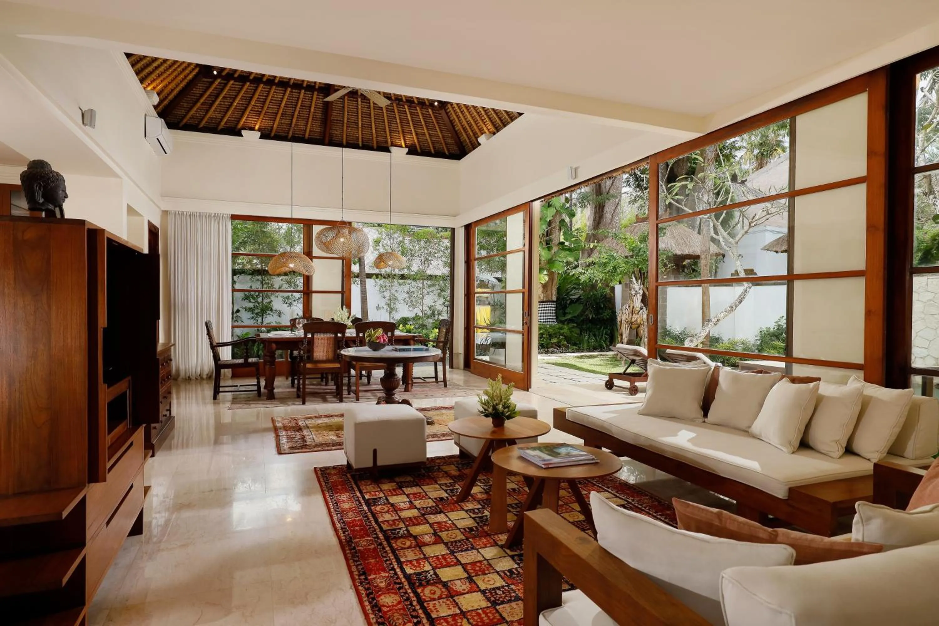 Living room in Jimbaran Beach Villas by Nakula