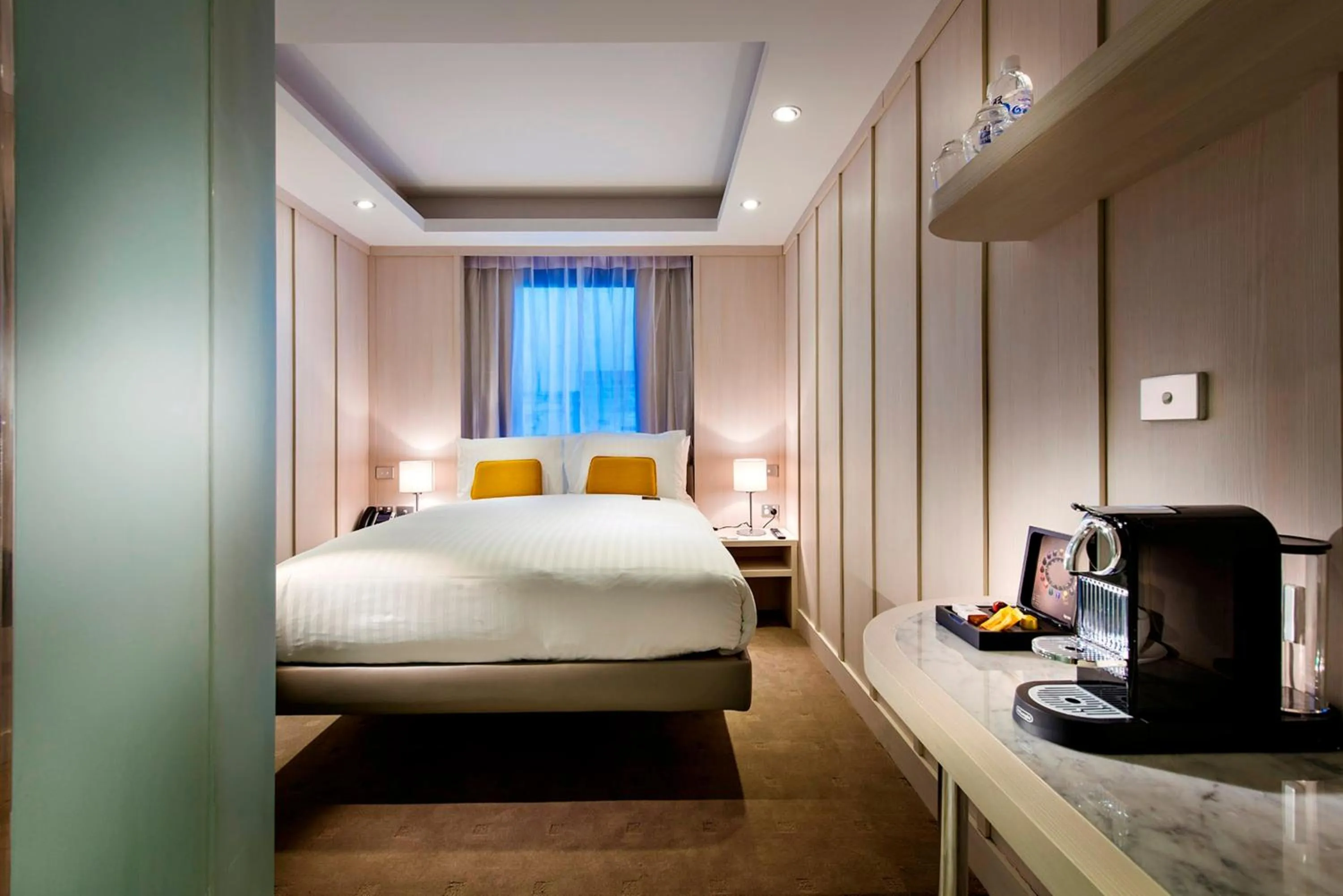 Photo of the whole room, Bed in Hougoumont Hotel Fremantle