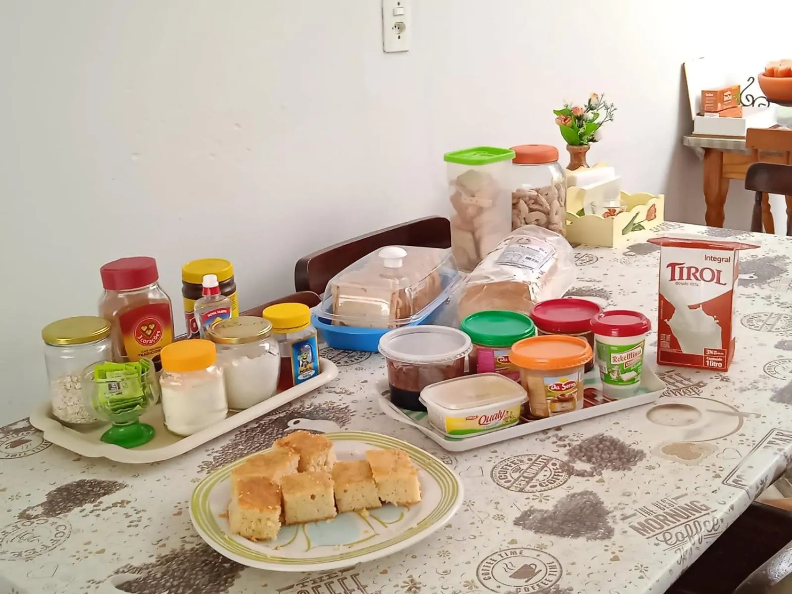 Kitchen or kitchenette in Pousada Executiva SolRiso Aeroporto Florianópolis