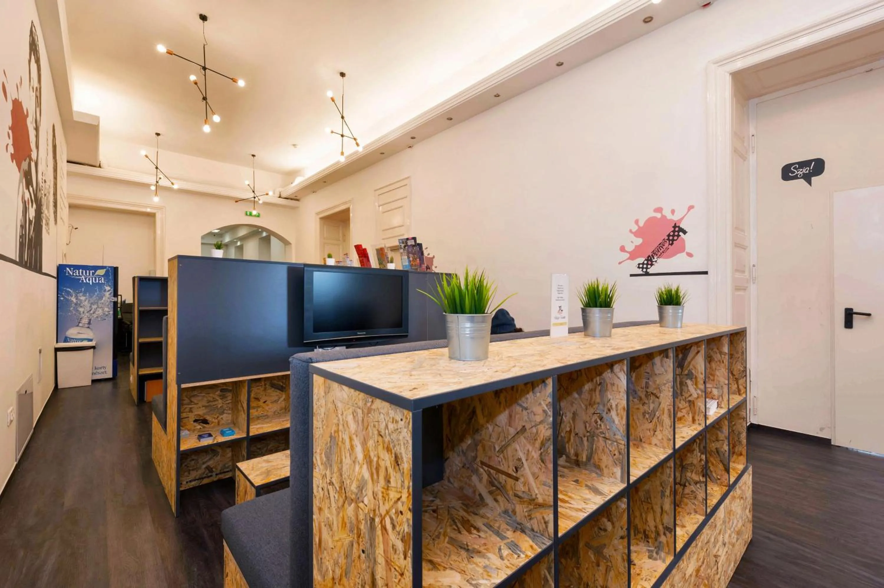 Communal lounge/ TV room in Adagio Hostel Basilica