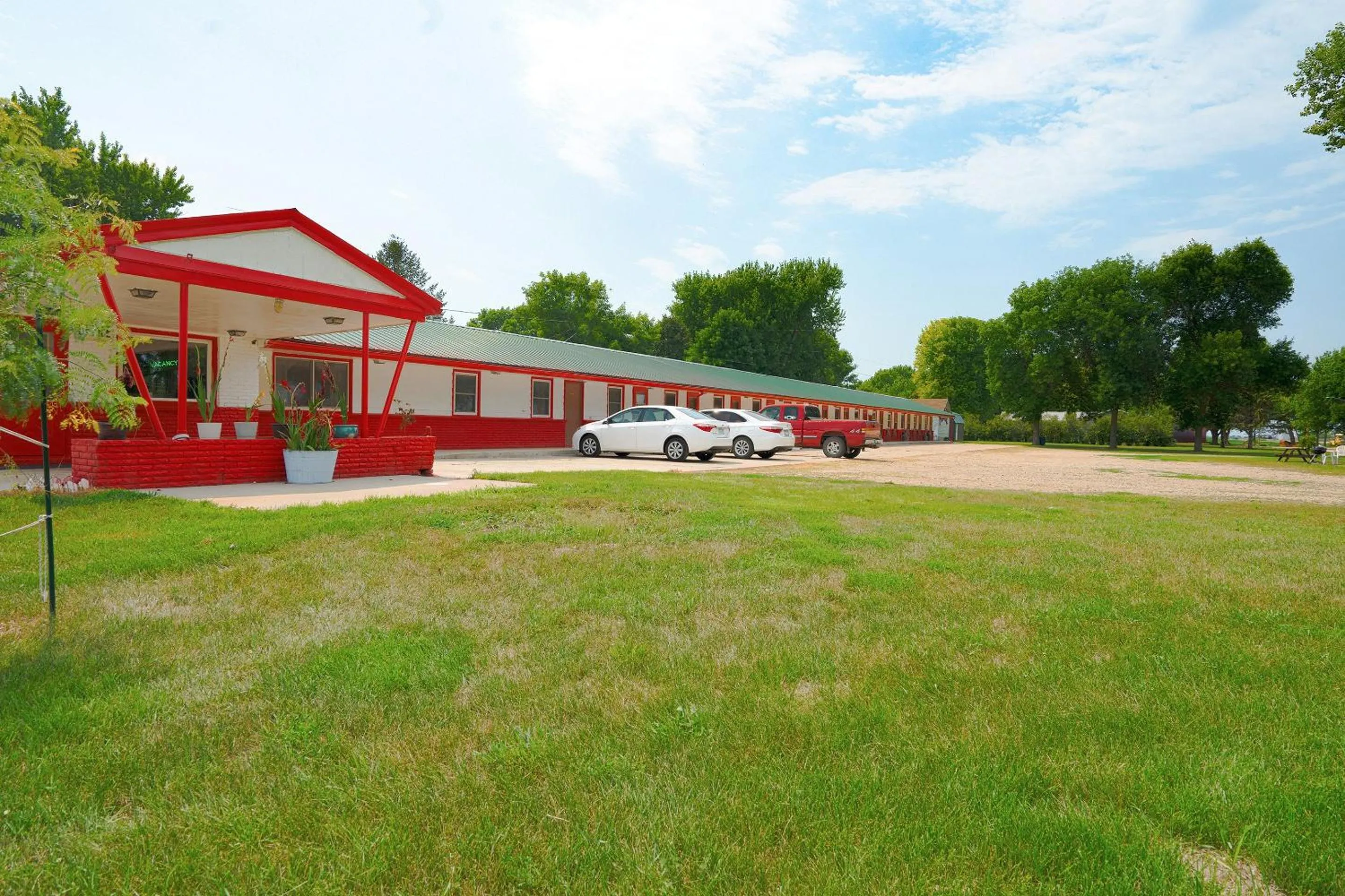 Facade/entrance in OYO Hotel Lamberton Hwy 14