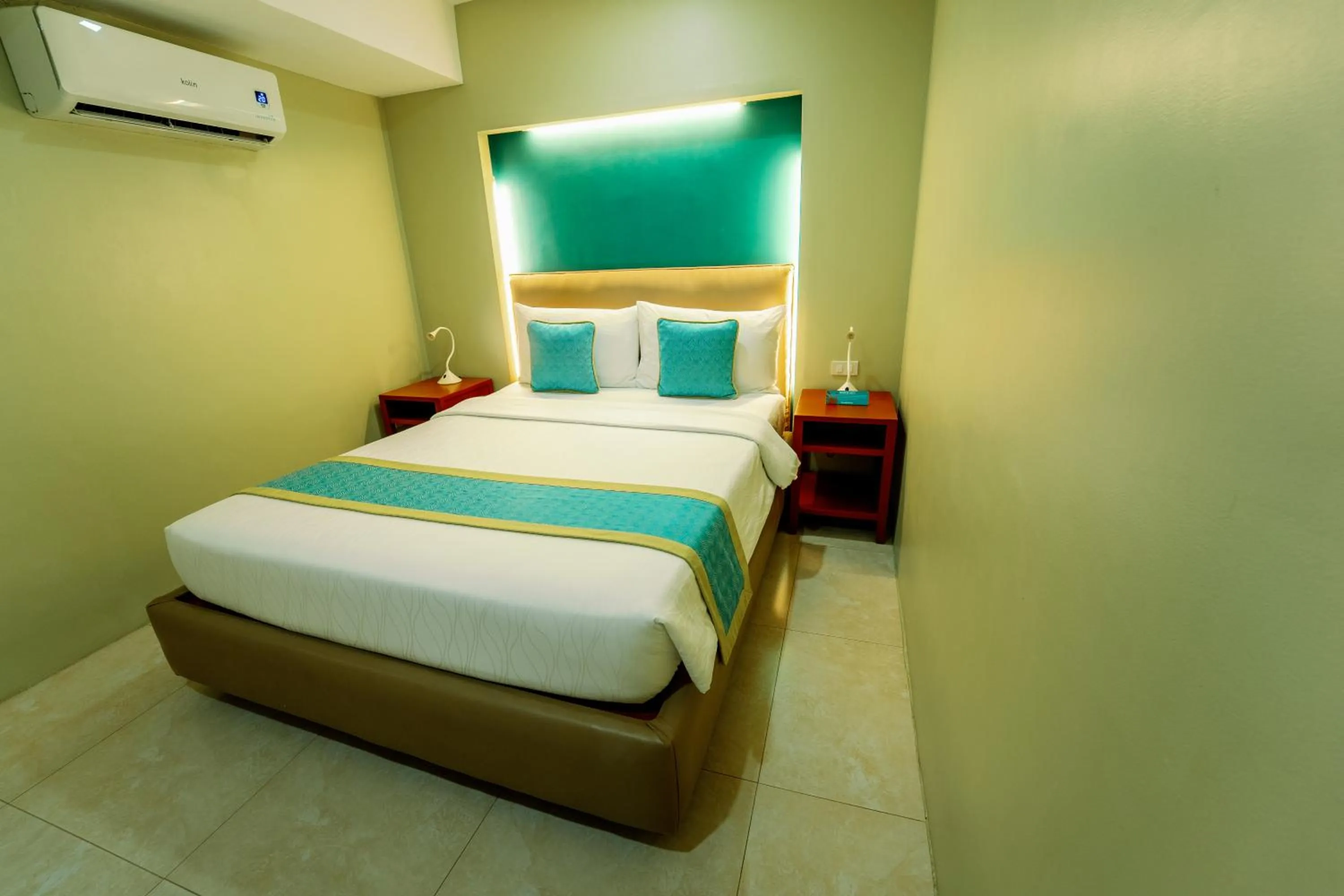 Bedroom, Bed in Boracay Haven Resort