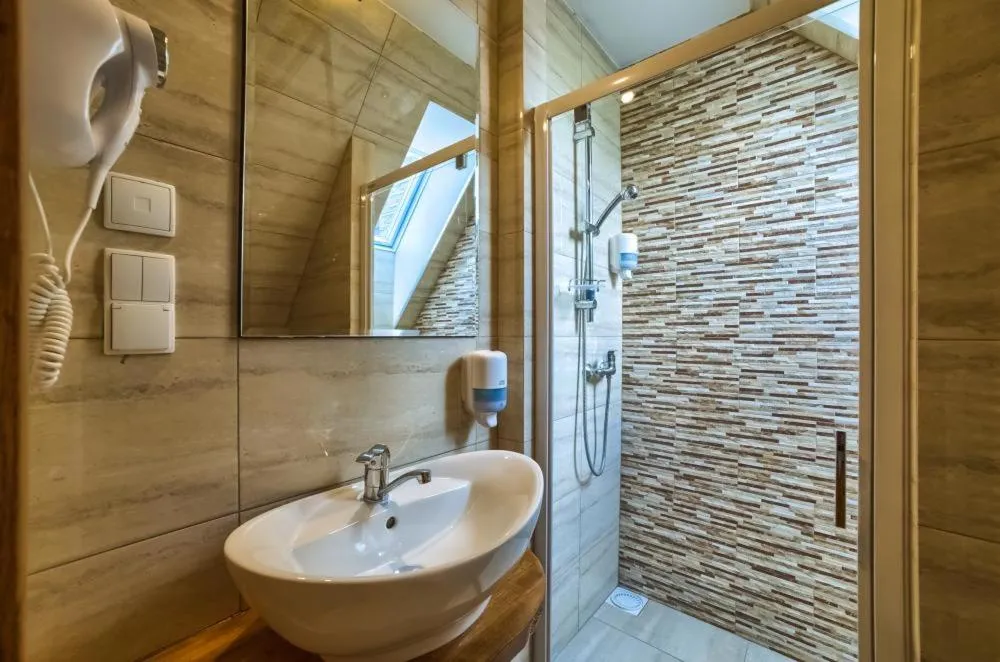 Shower in Montenero Resort&Spa