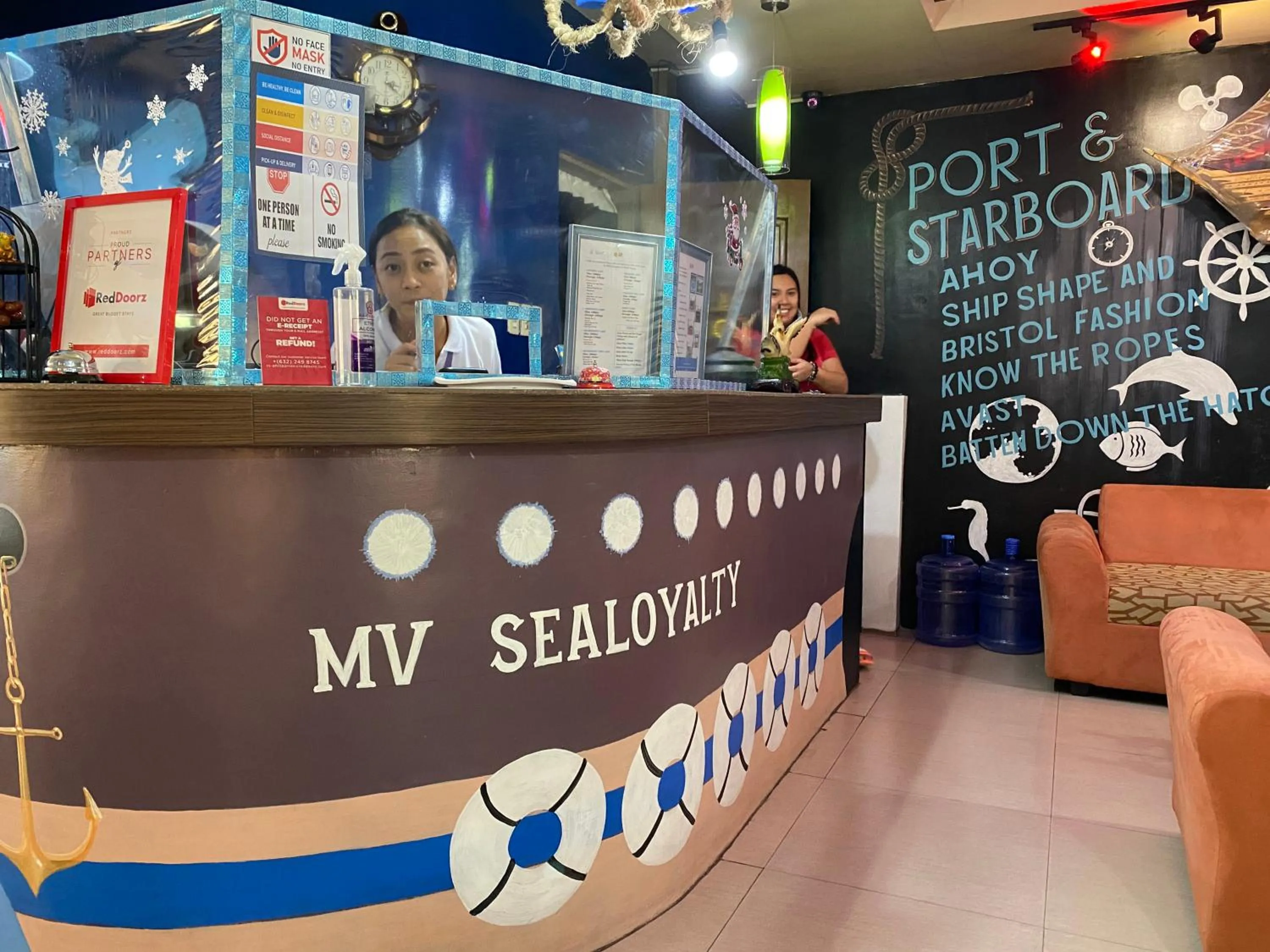 Lobby or reception in RedDoorz Plus @ Lhexlyn Resort San Narciso