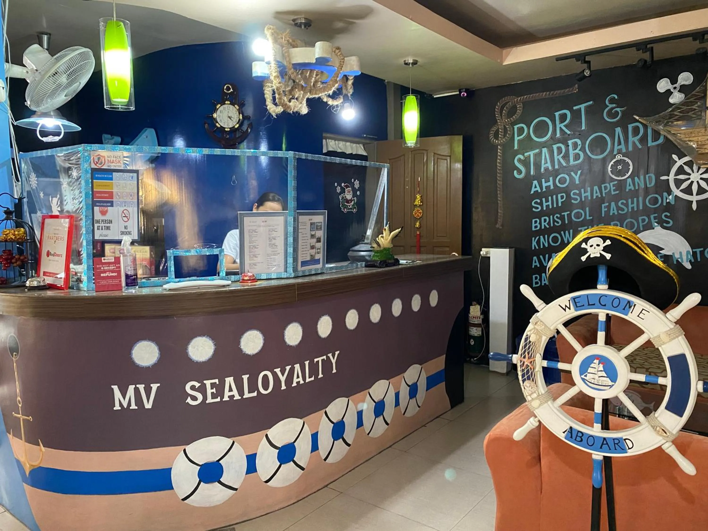 Lobby or reception in RedDoorz Plus @ Lhexlyn Resort San Narciso