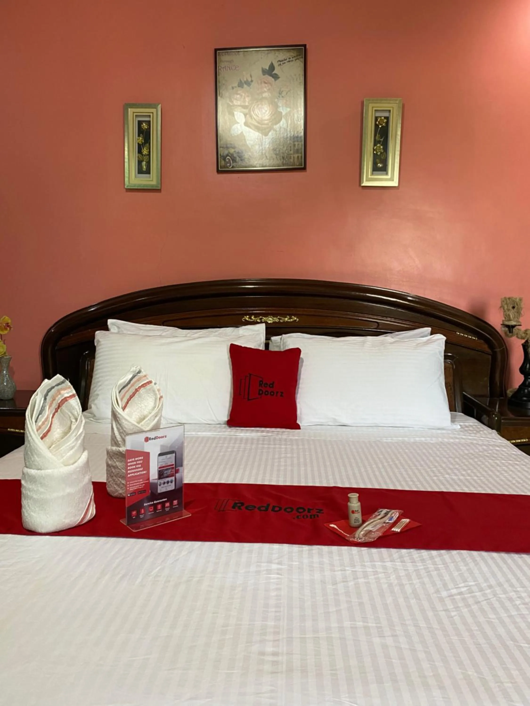 Photo of the whole room in RedDoorz Plus @ Lhexlyn Resort San Narciso