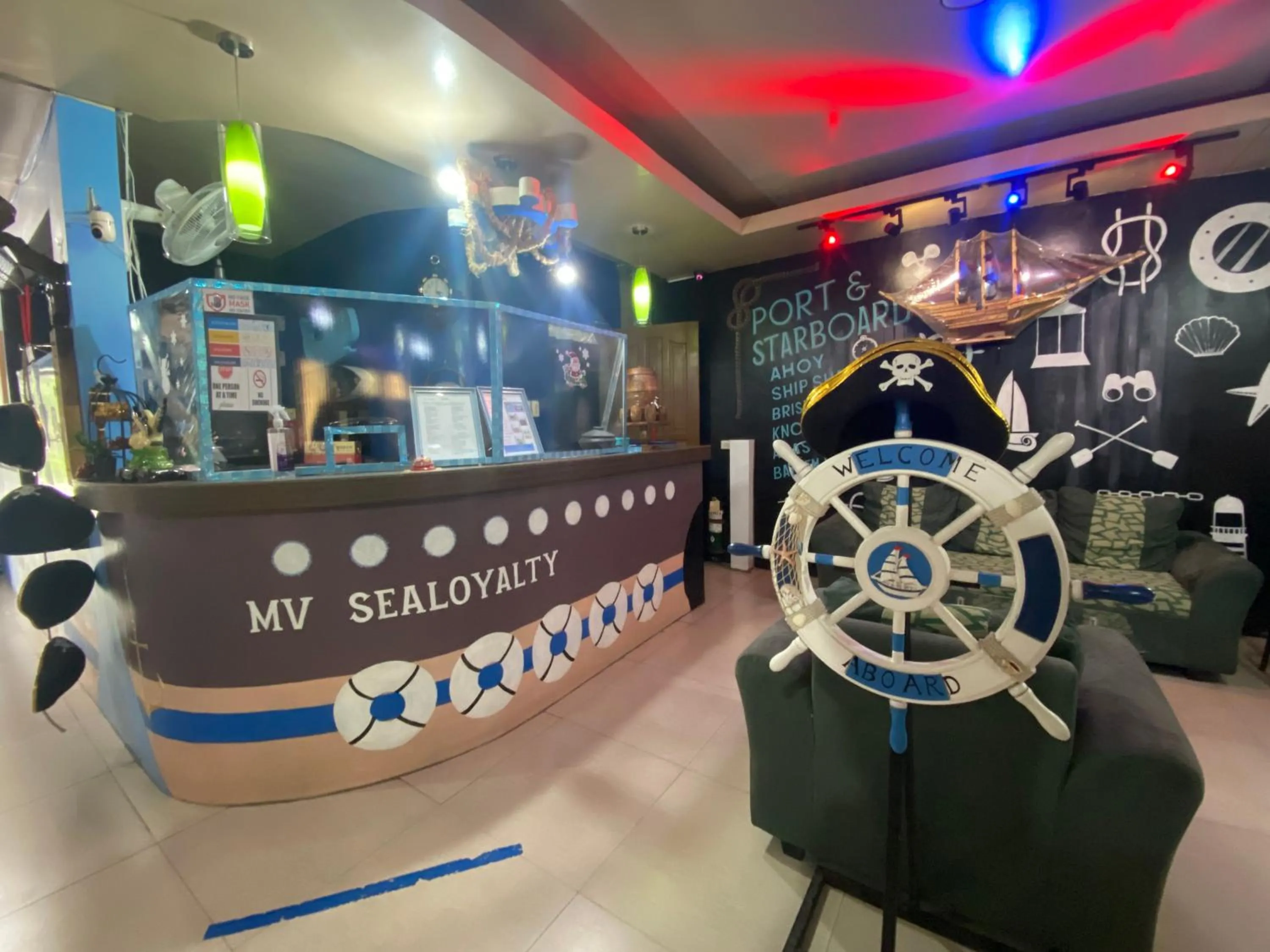 Lobby or reception in RedDoorz Plus @ Lhexlyn Resort San Narciso