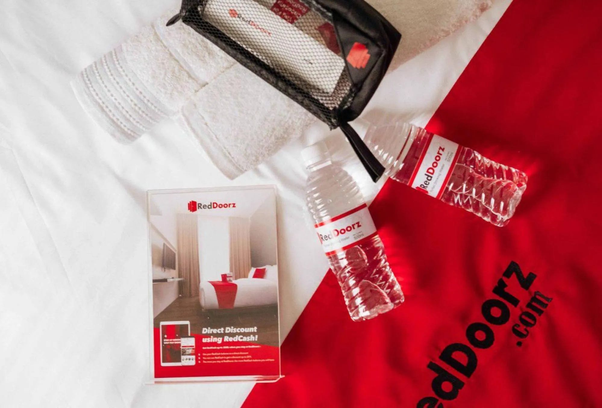 Bed in RedDoorz Plus @ Lhexlyn Resort San Narciso