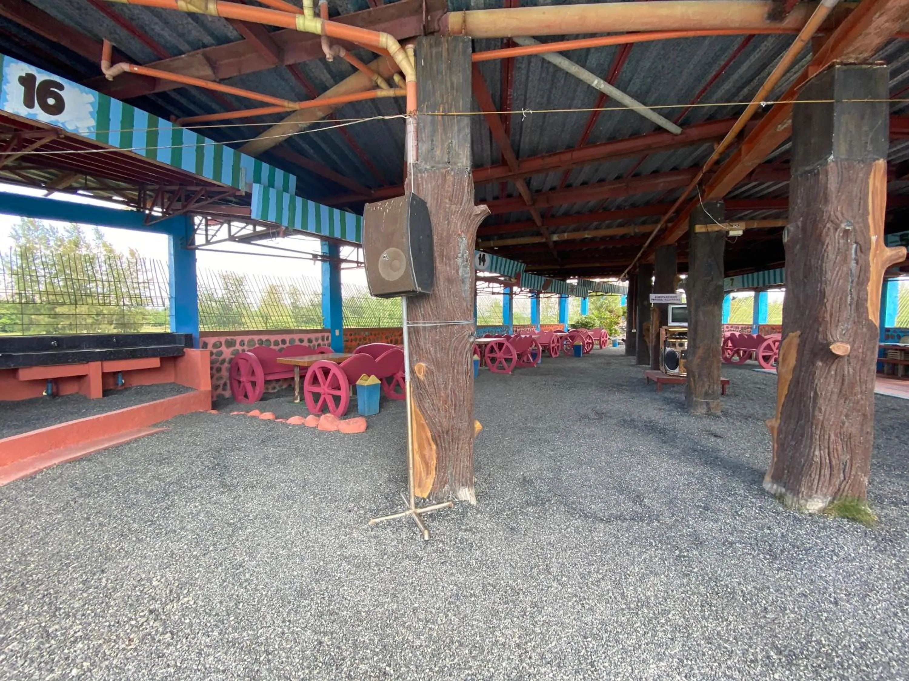 Area and facilities in RedDoorz Plus @ Lhexlyn Resort San Narciso