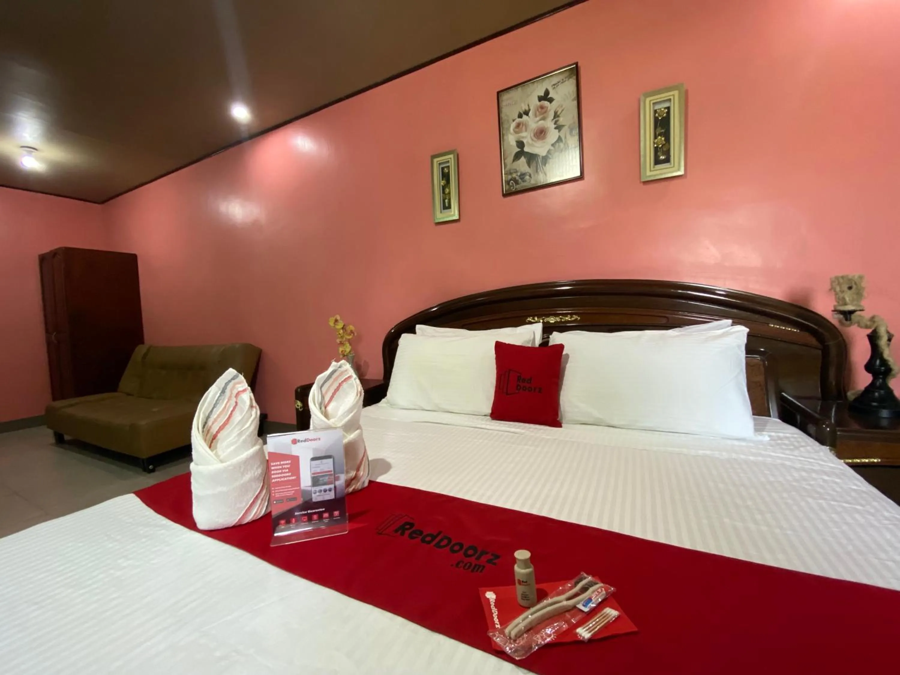 Photo of the whole room in RedDoorz Plus @ Lhexlyn Resort San Narciso