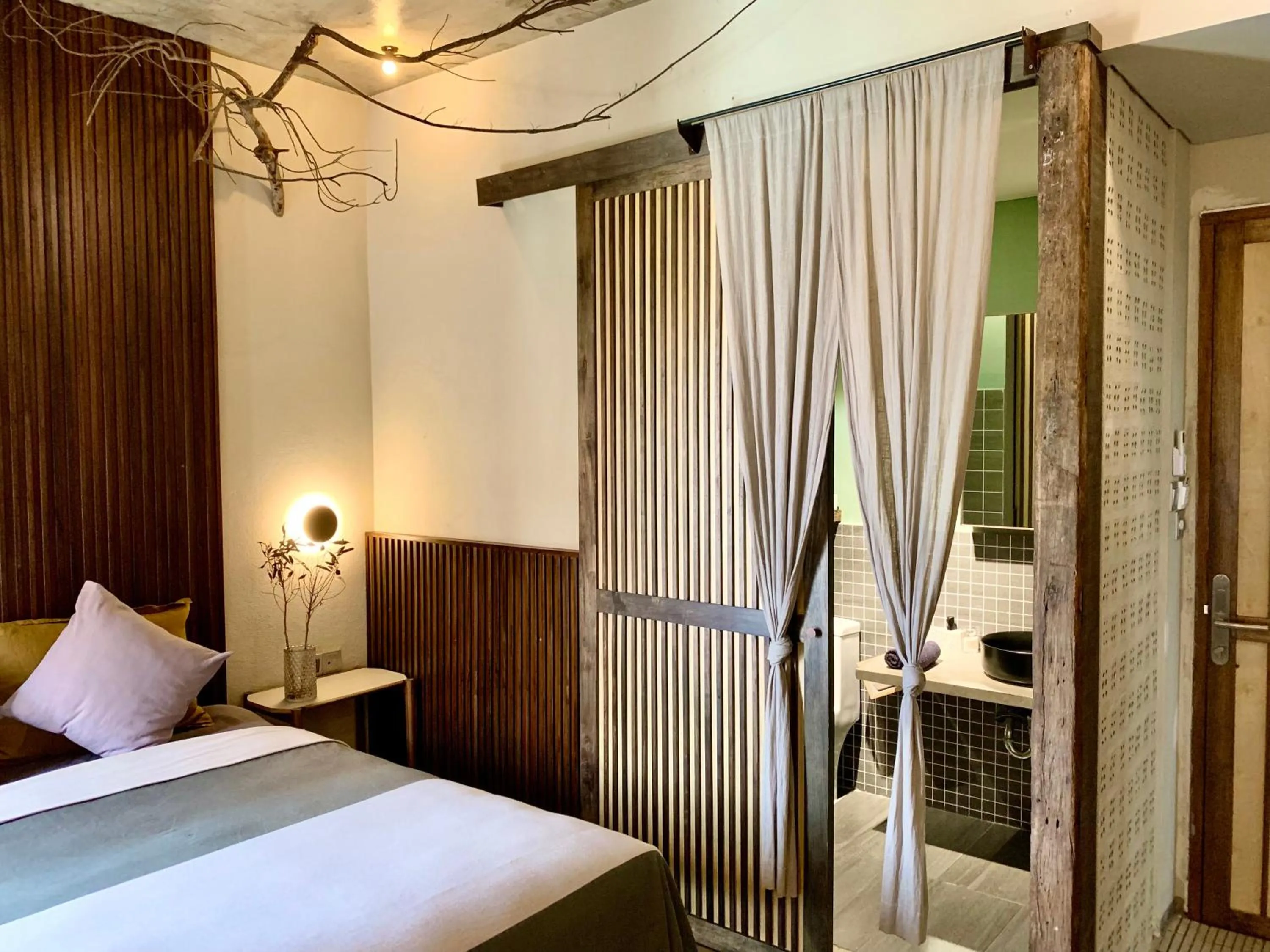 Bathroom, Bed in Kaia Gallery Hotel Hoi An