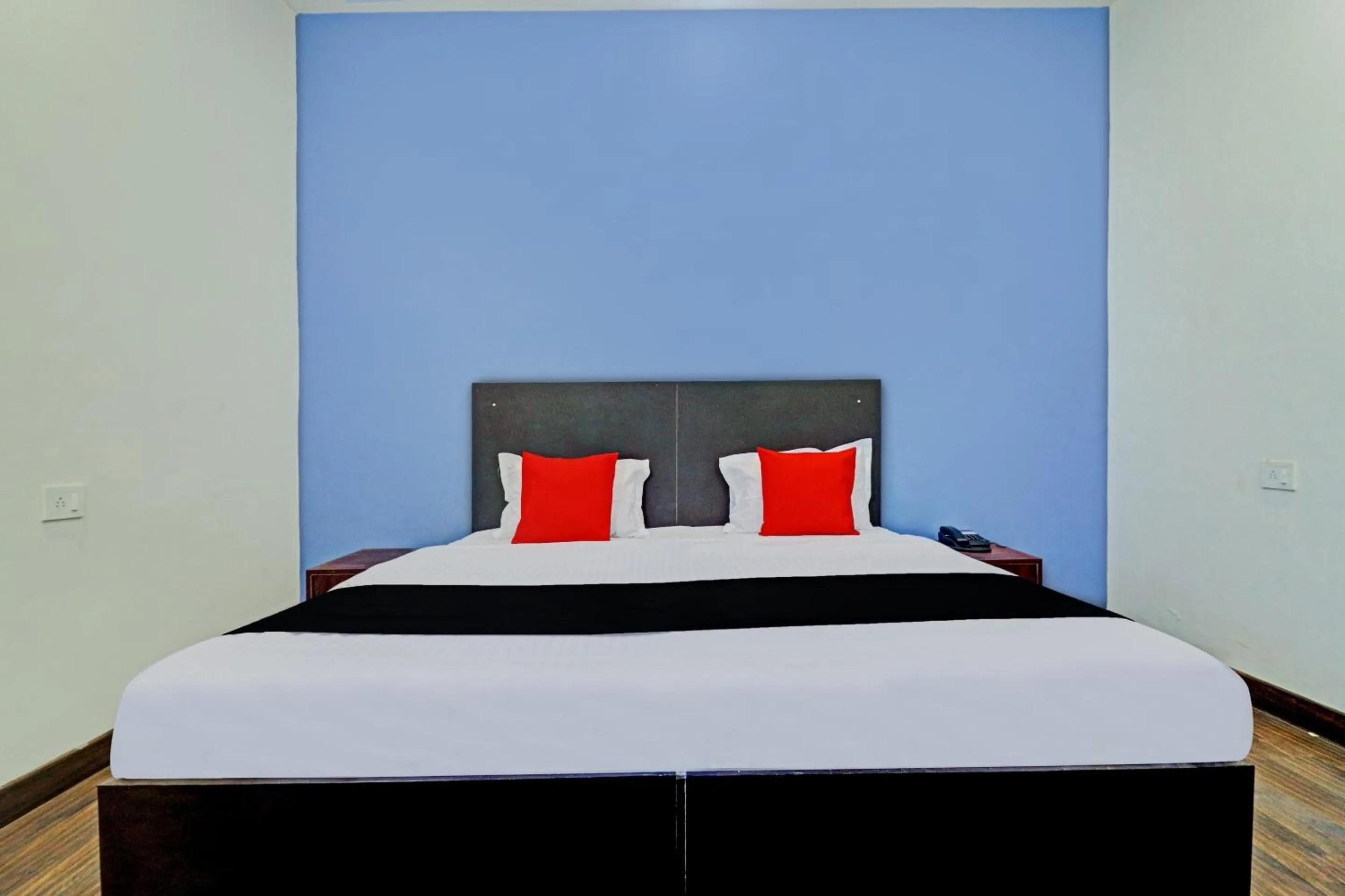 Bedroom, Bed in Capital O Kanha Resort