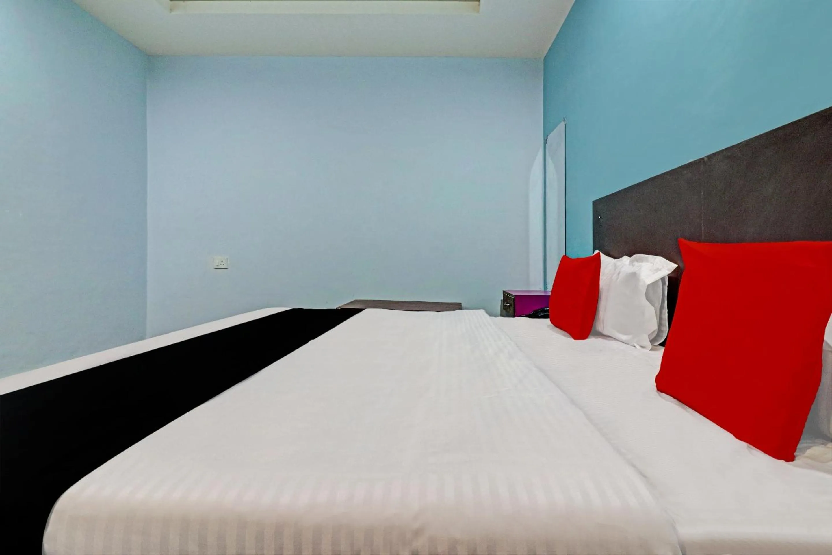 Bedroom, Bed in Capital O Kanha Resort