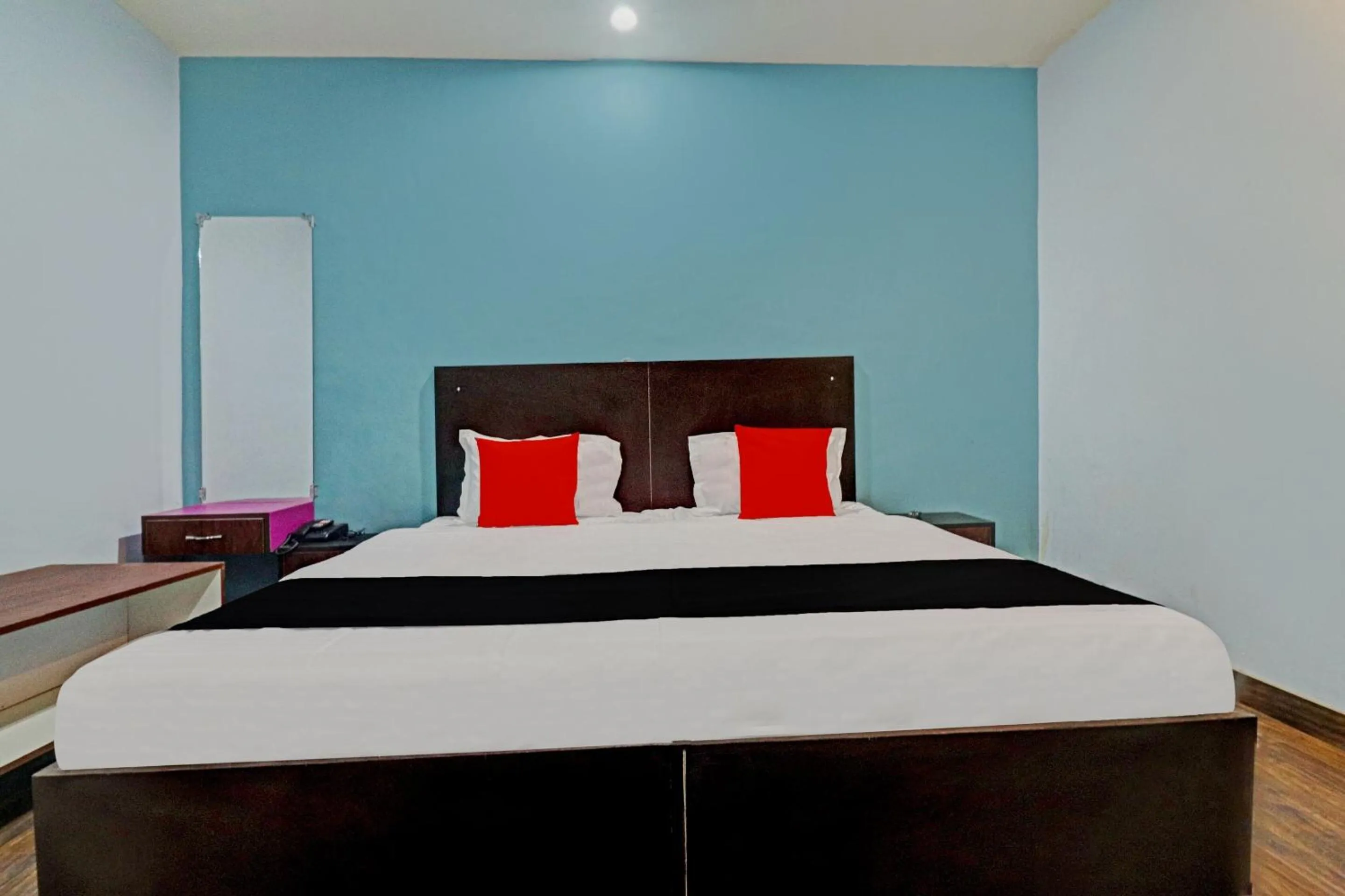 Bedroom, Bed in Capital O Kanha Resort