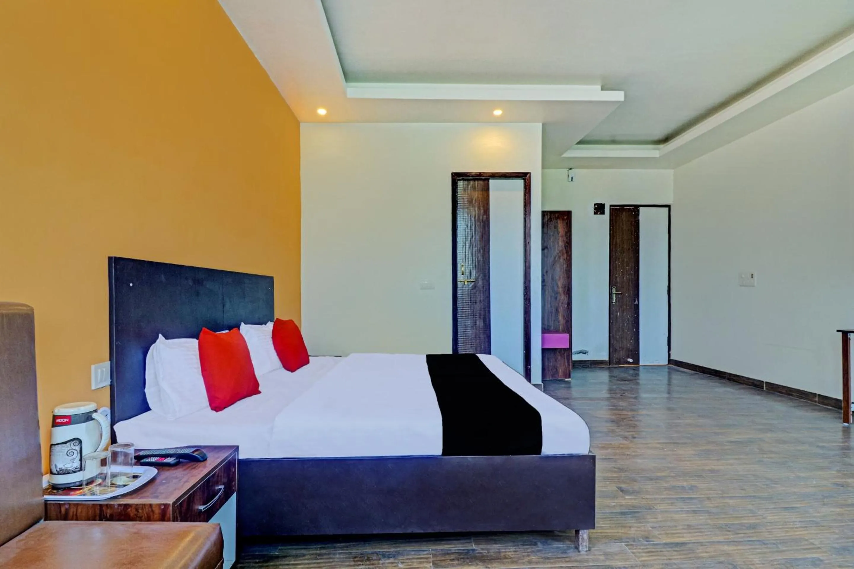 Bedroom, Bed in Capital O Kanha Resort