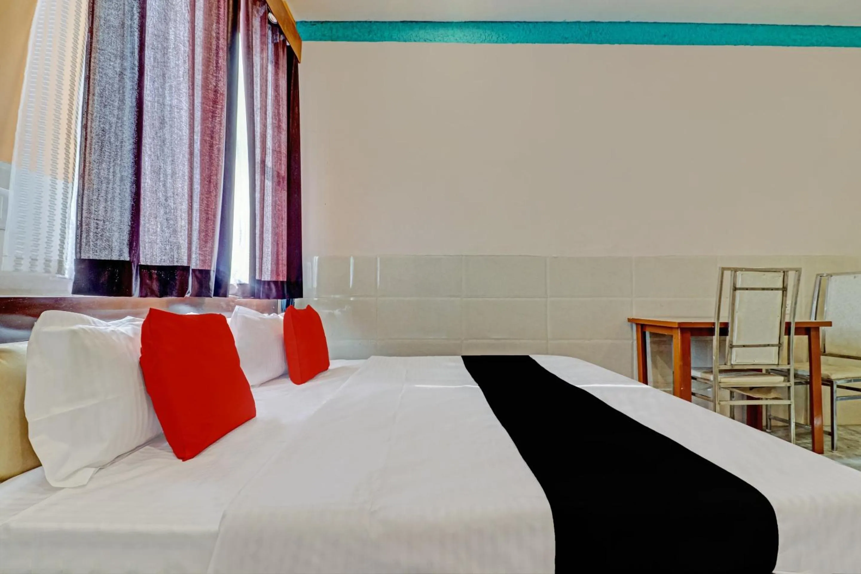 Bedroom, Bed in Capital O Kanha Resort