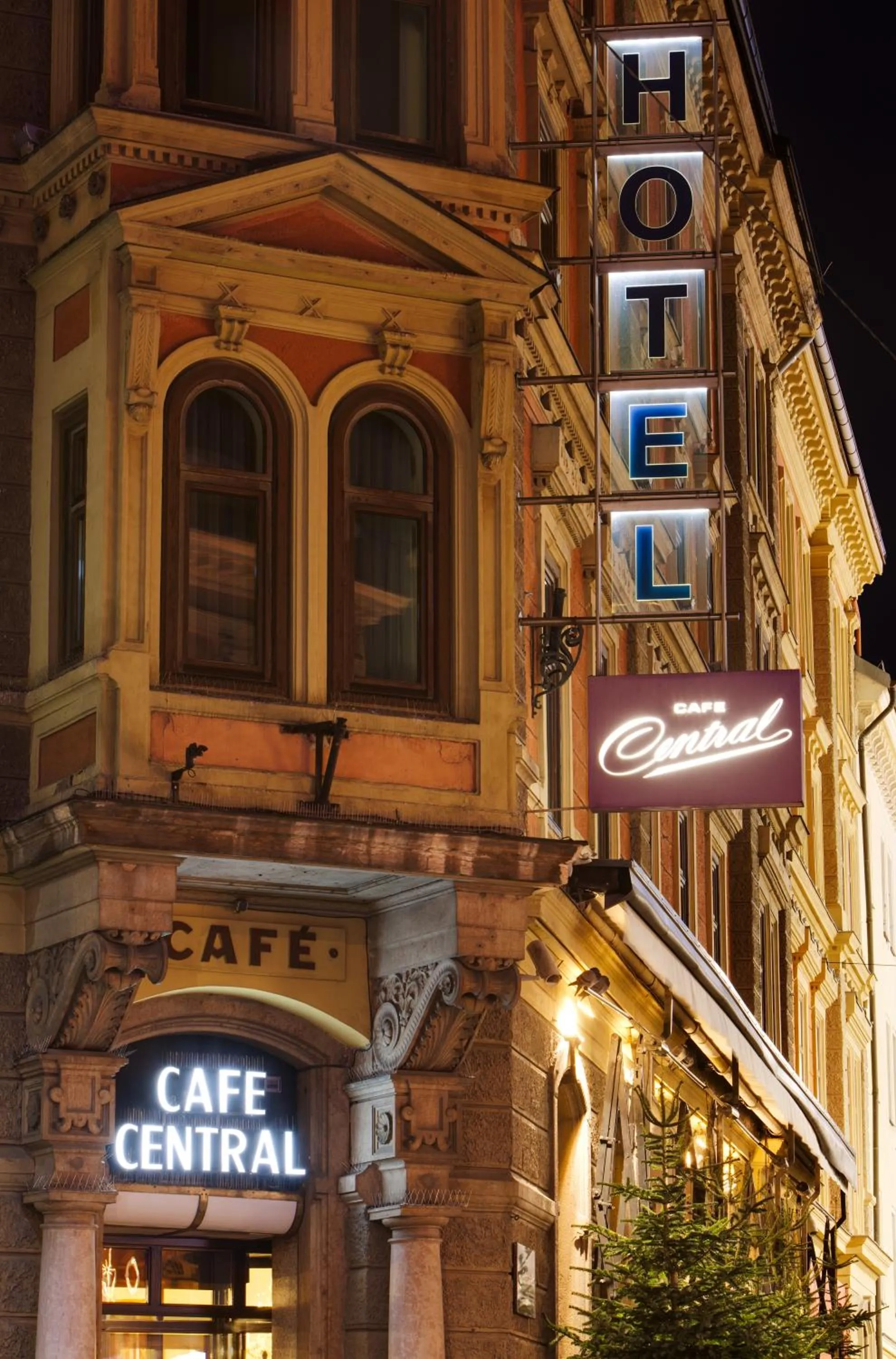 Property building in Hotel Central