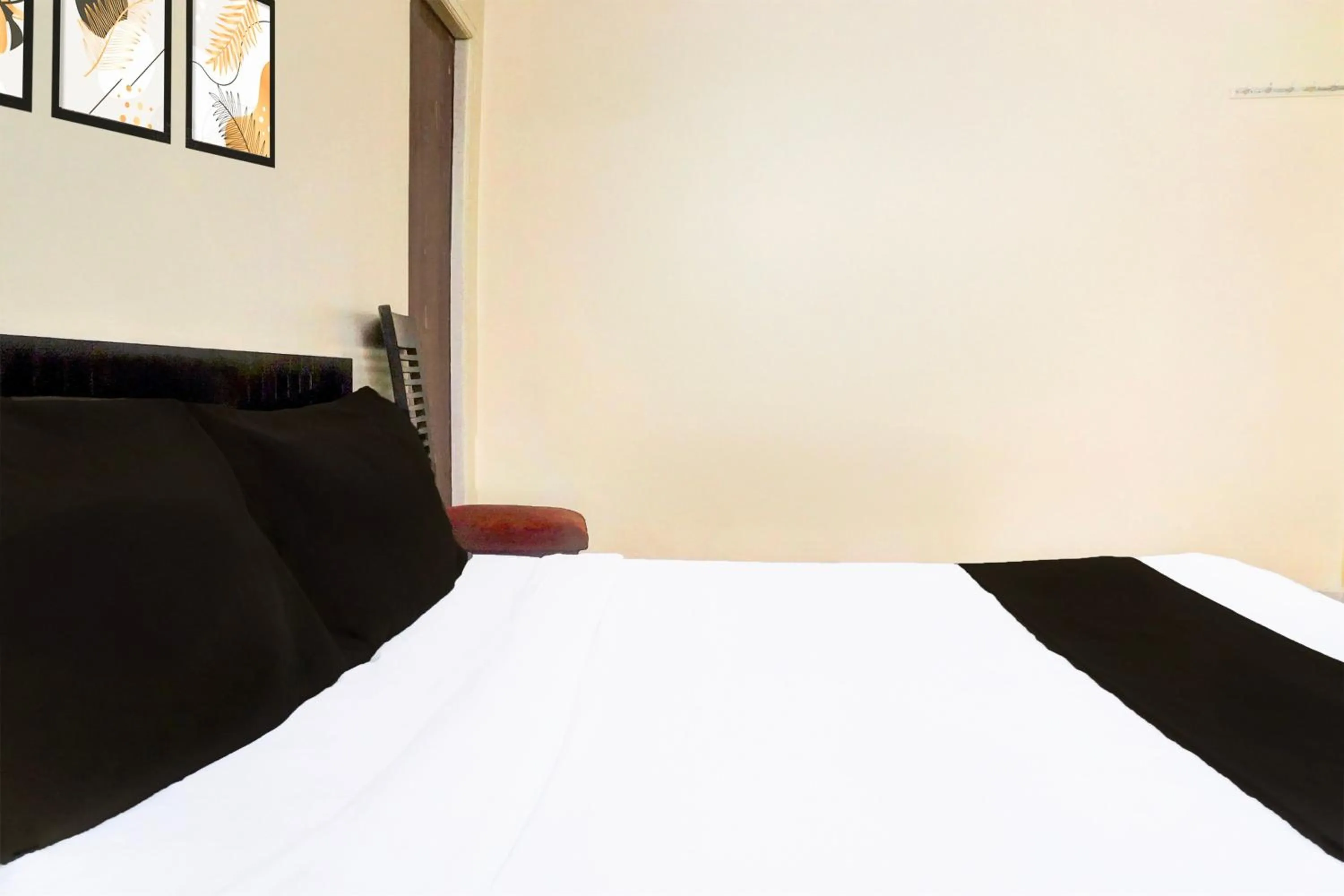 Bedroom, Bed in Super Hotel O Laxmi Chowk Hinjewadi