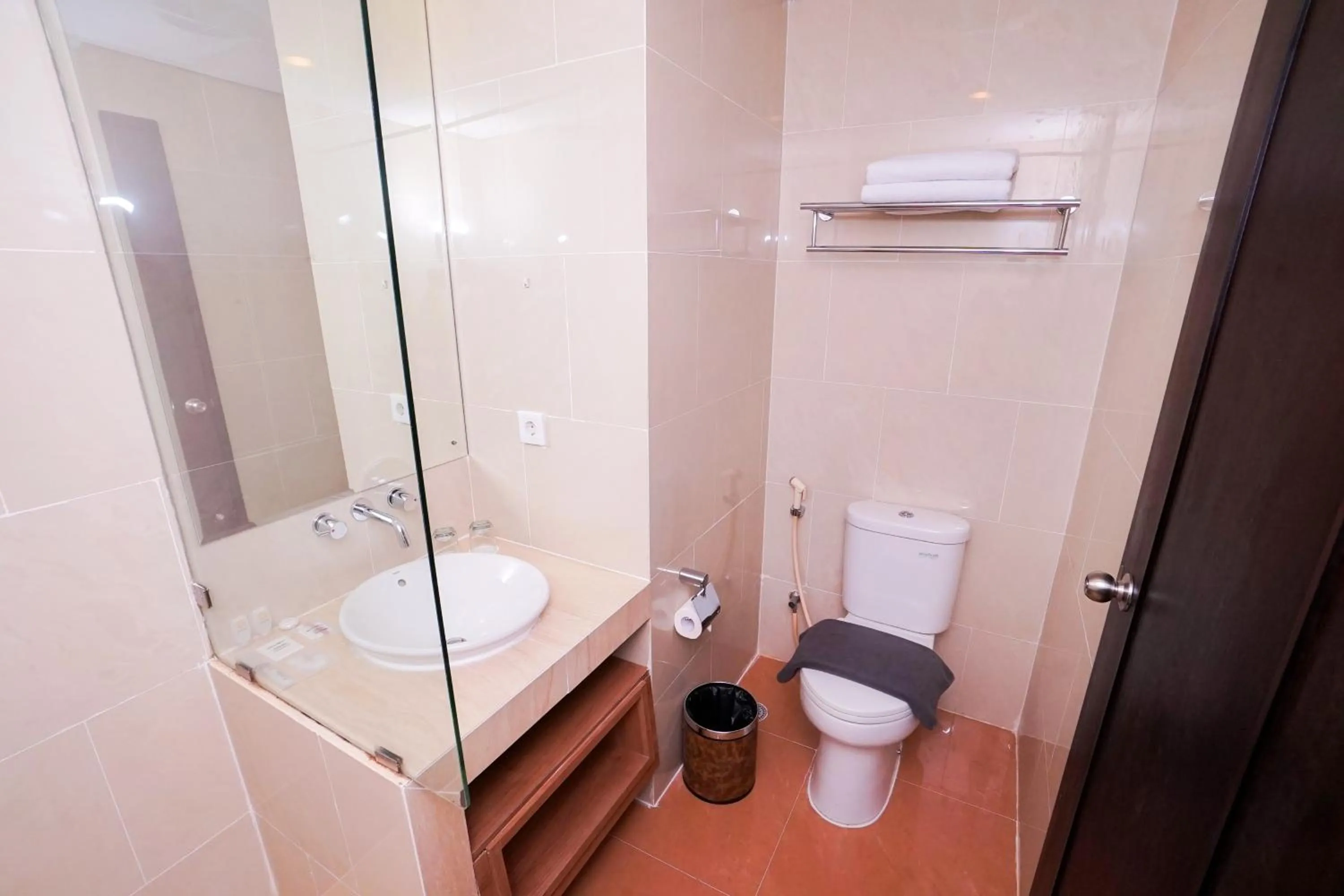 Shower in BRITS HOTEL PANGKALAN BUN