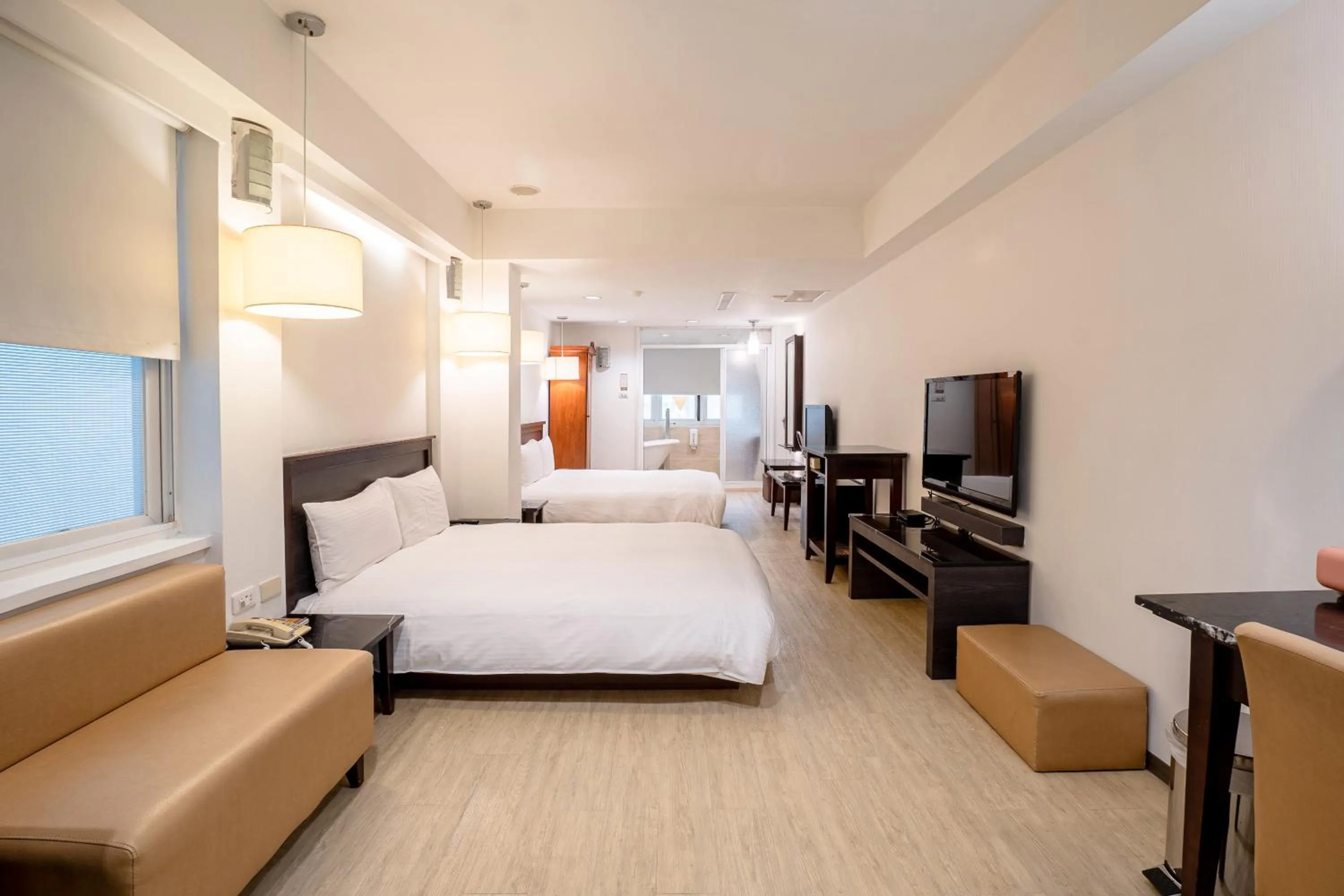 Photo of the whole room, Bed in Guide Hotel Kaohsiung Shinkuchan