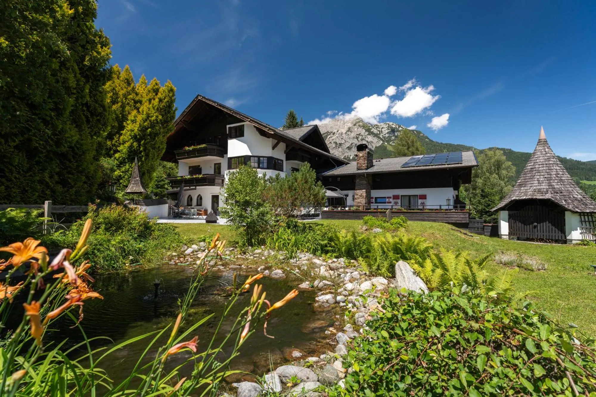 Property building in Landhaus St. Georg