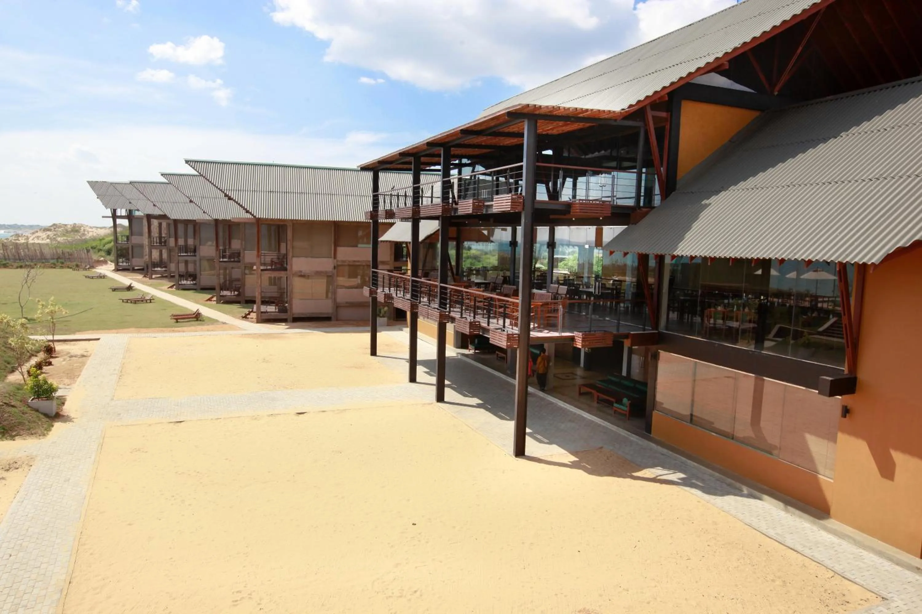 Lounge or bar in Laya Safari Resorts & Spa