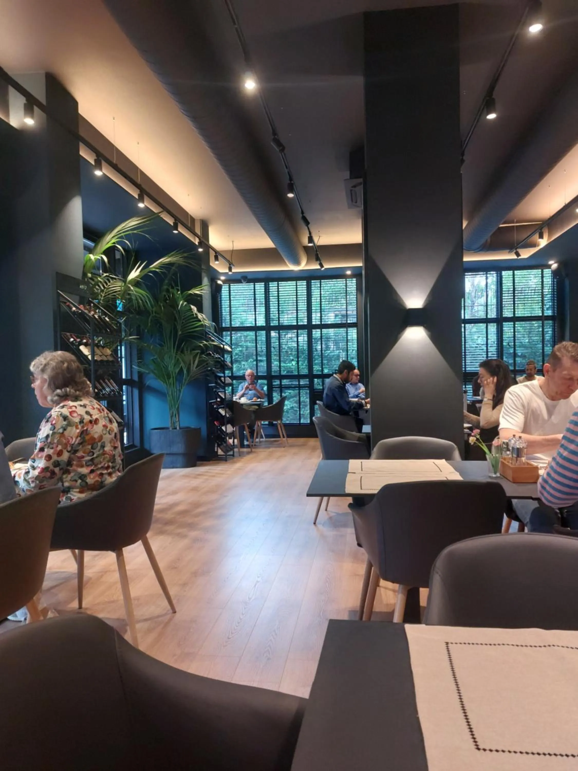 Restaurant/places to eat in Mulaj Hotel