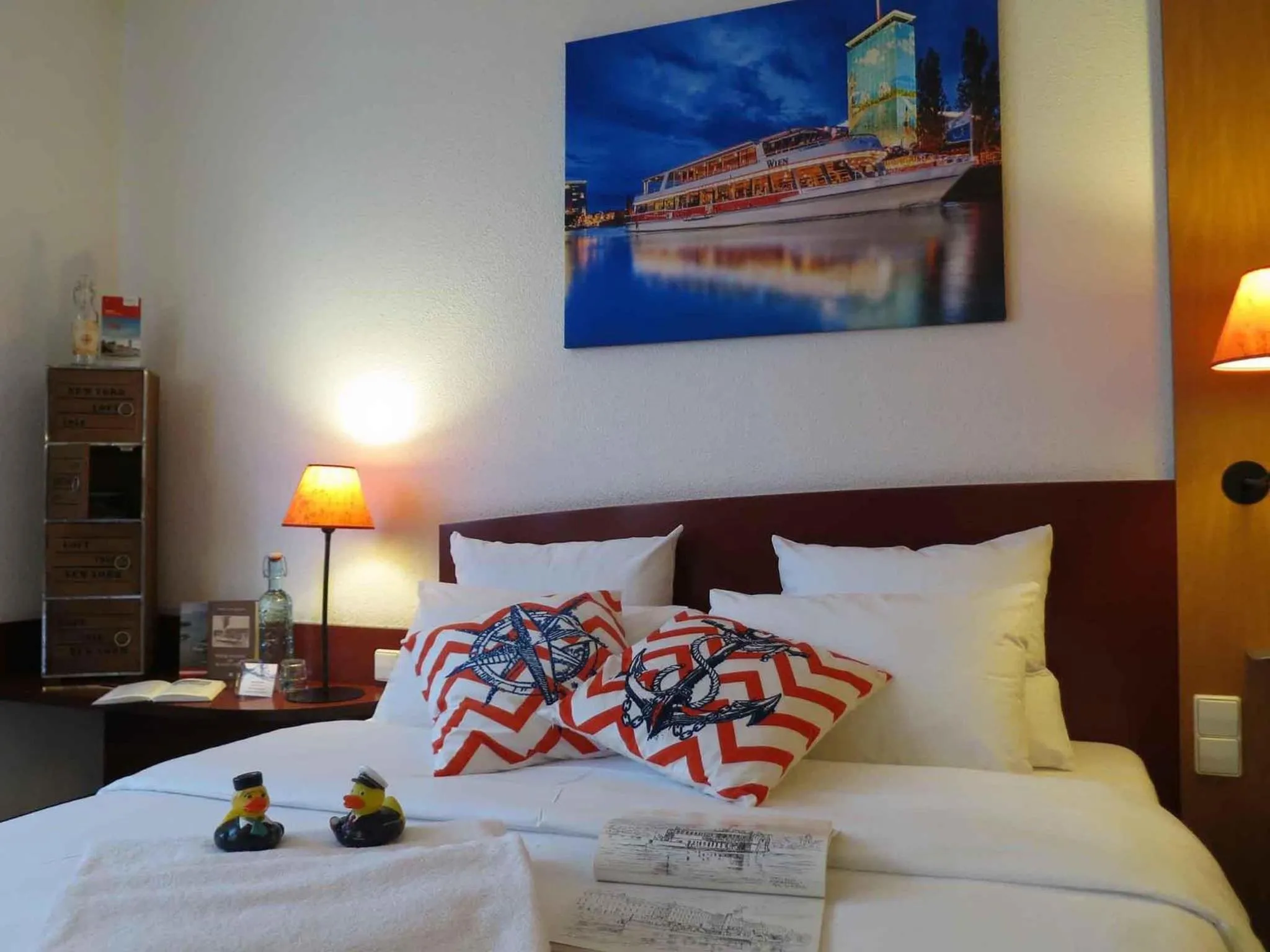 Bedroom, Bed in Novotel Suites Wien City Donau