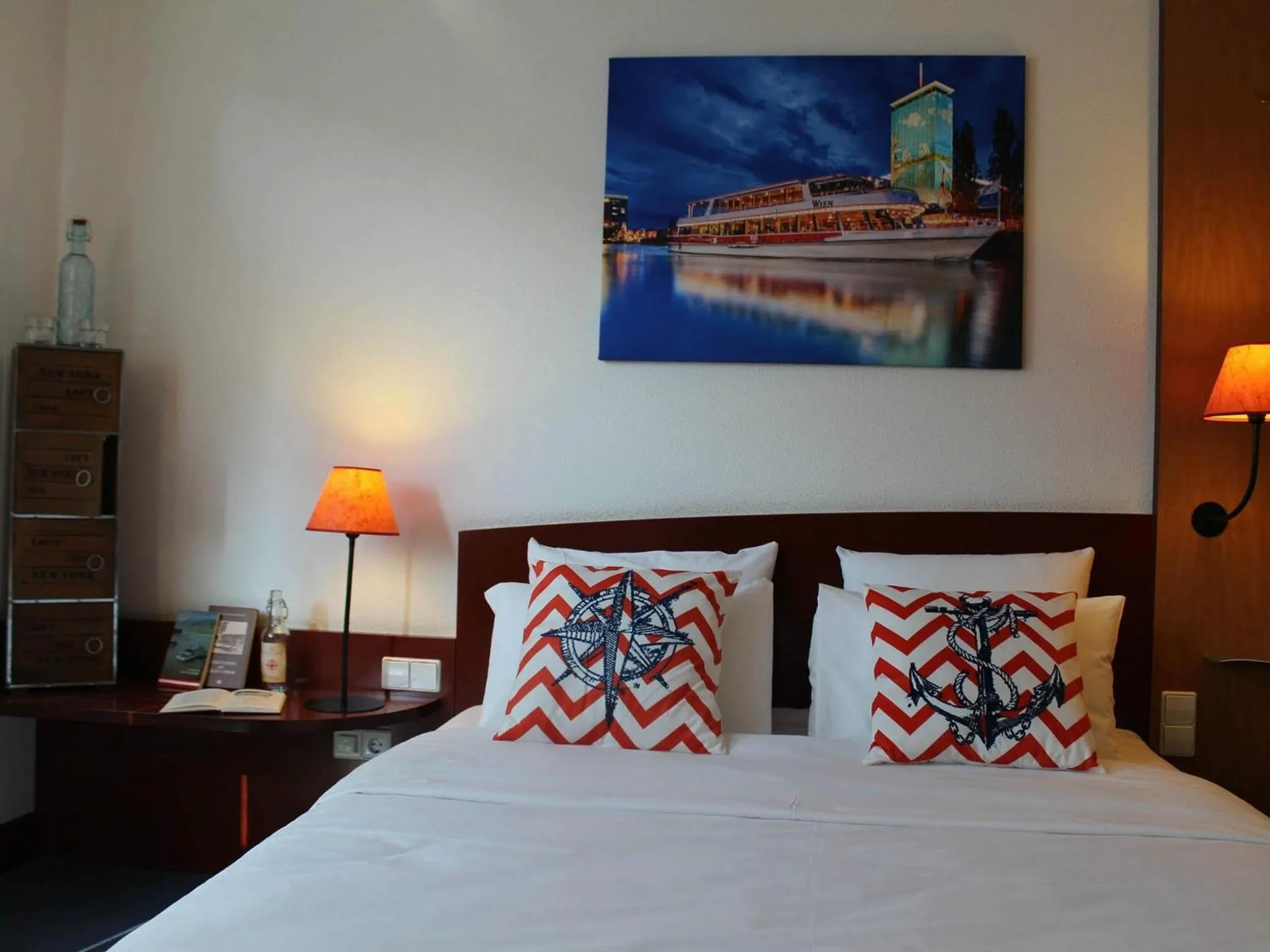 Bedroom, Bed in Novotel Suites Wien City Donau